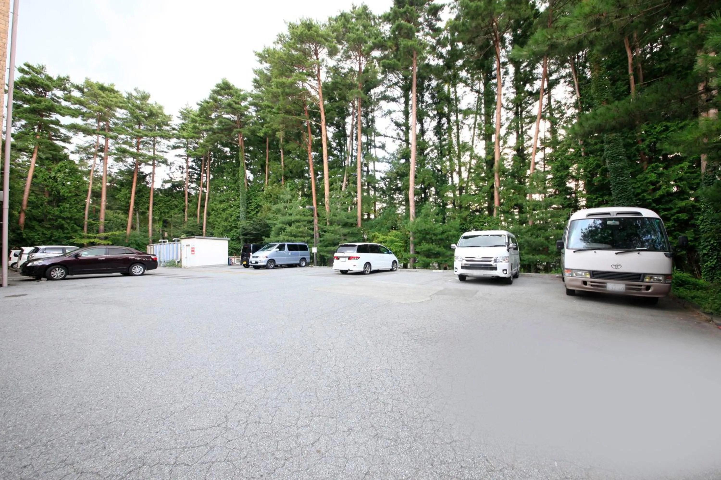 Parking in Evergreen-Fuji