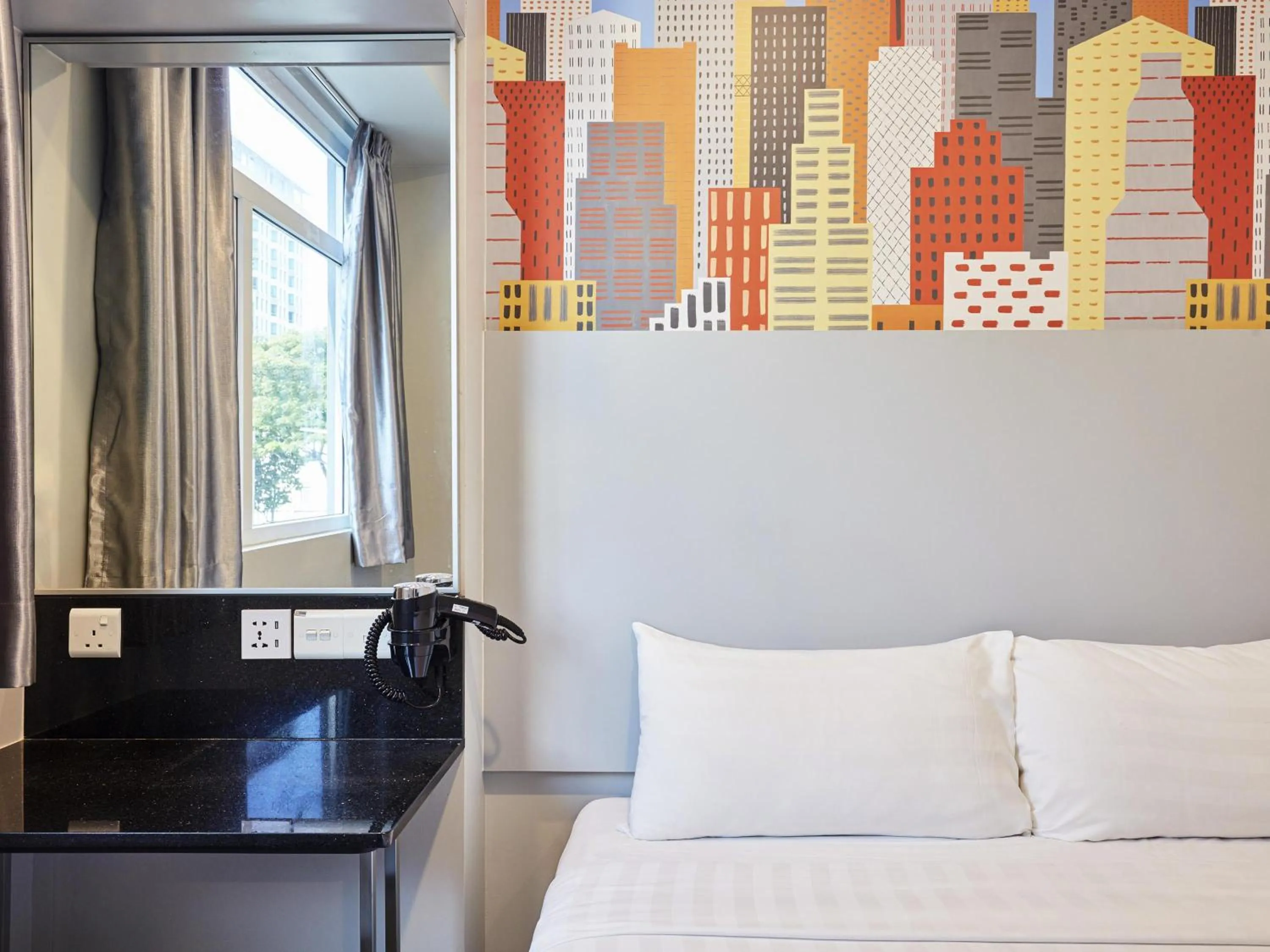 Bedroom, Bed in ibis budget Singapore Bugis