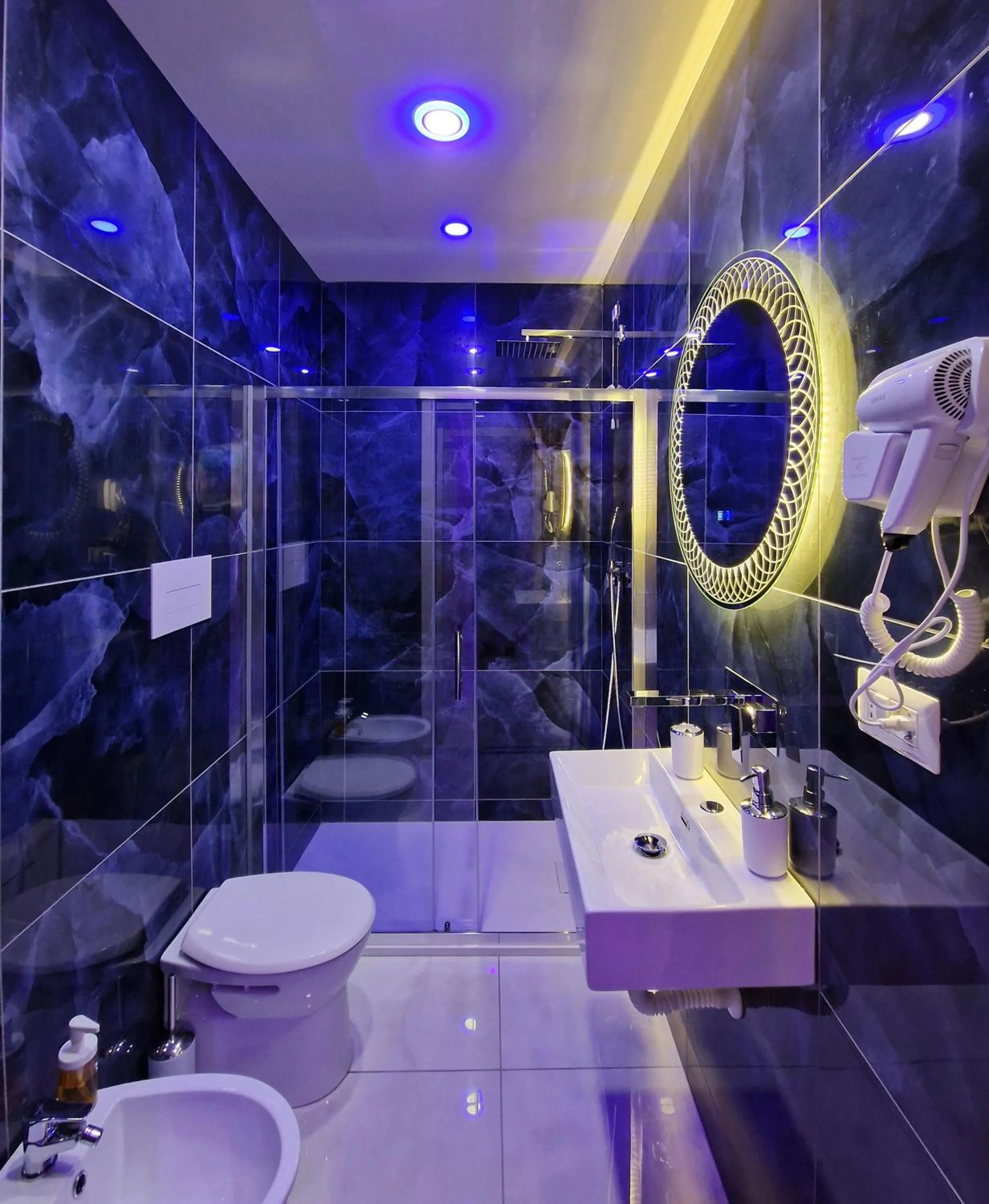 Bathroom in Maschio Angioino Suite