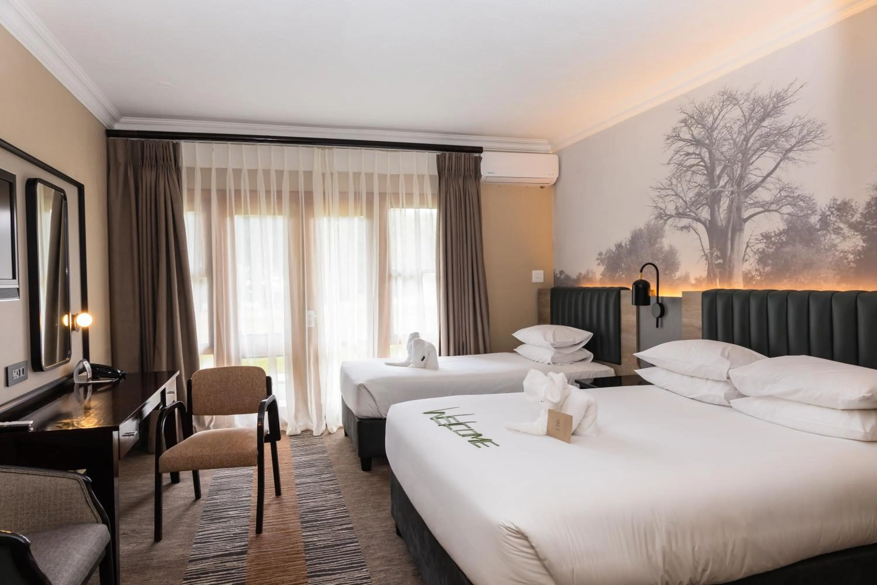 Bedroom, Bed in Premier Hotel The Winkler