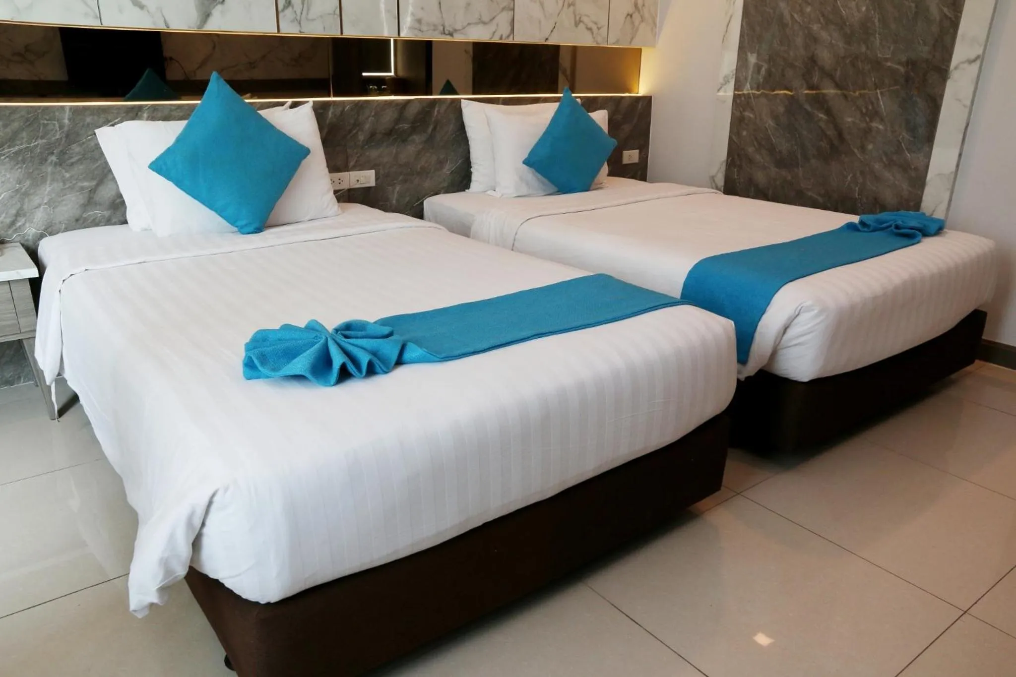 Photo of the whole room, Bed in Crystal Palace Luxury Hotel Pattaya