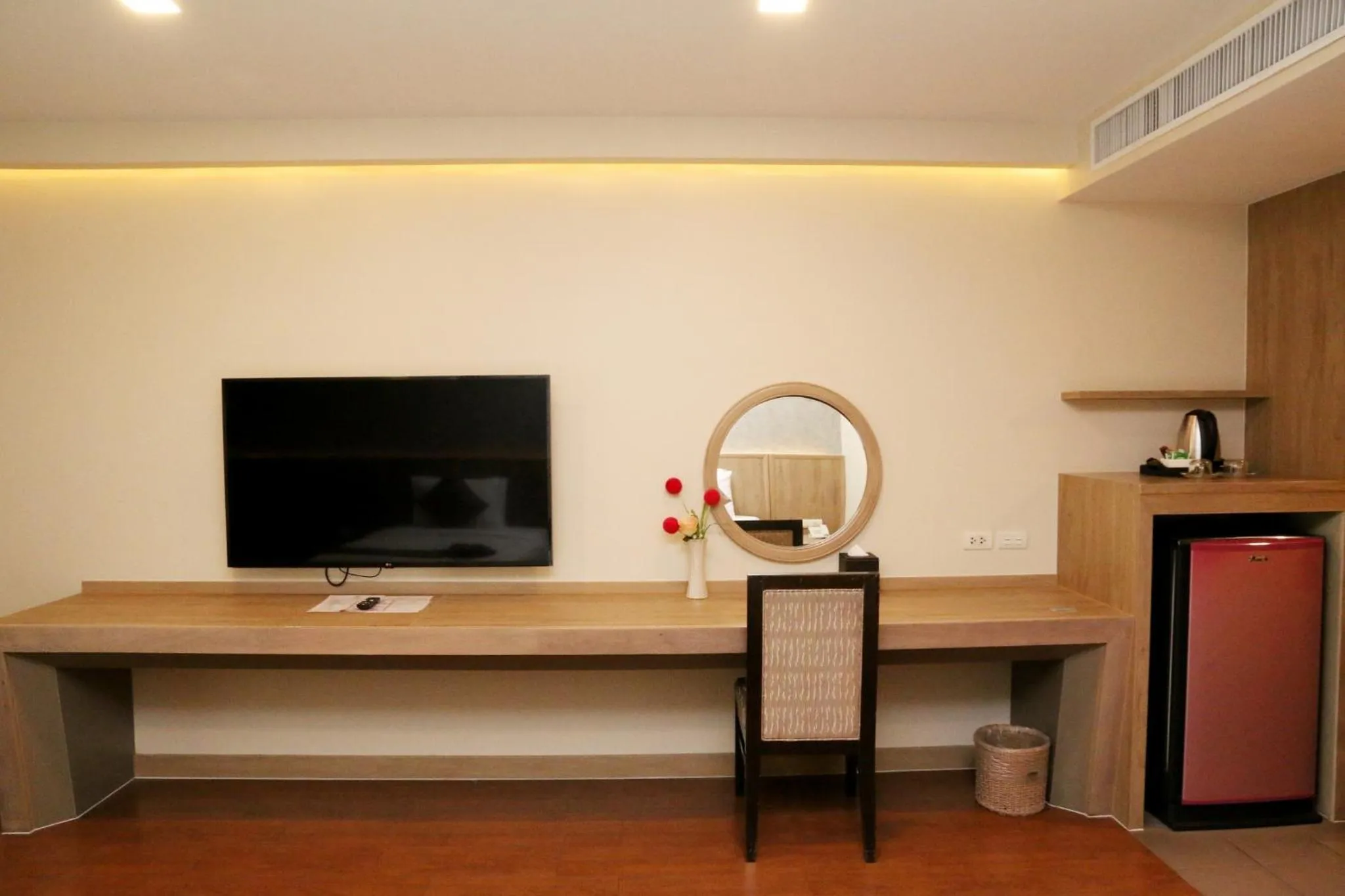 Coffee/tea facilities in Crystal Palace Luxury Hotel Pattaya