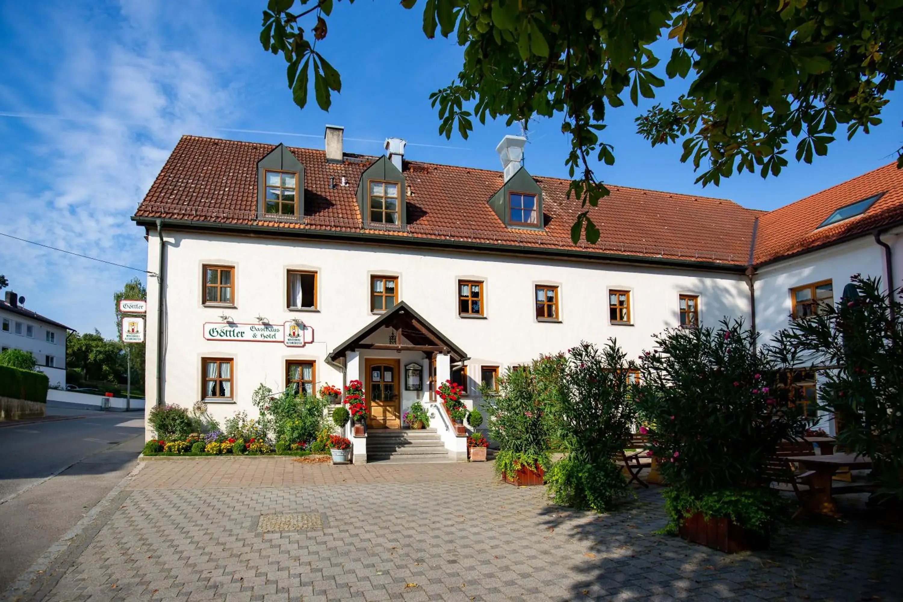 Gasthaus und Hotel Göttler Josef Gasthaus und Hotel Göttler Josef