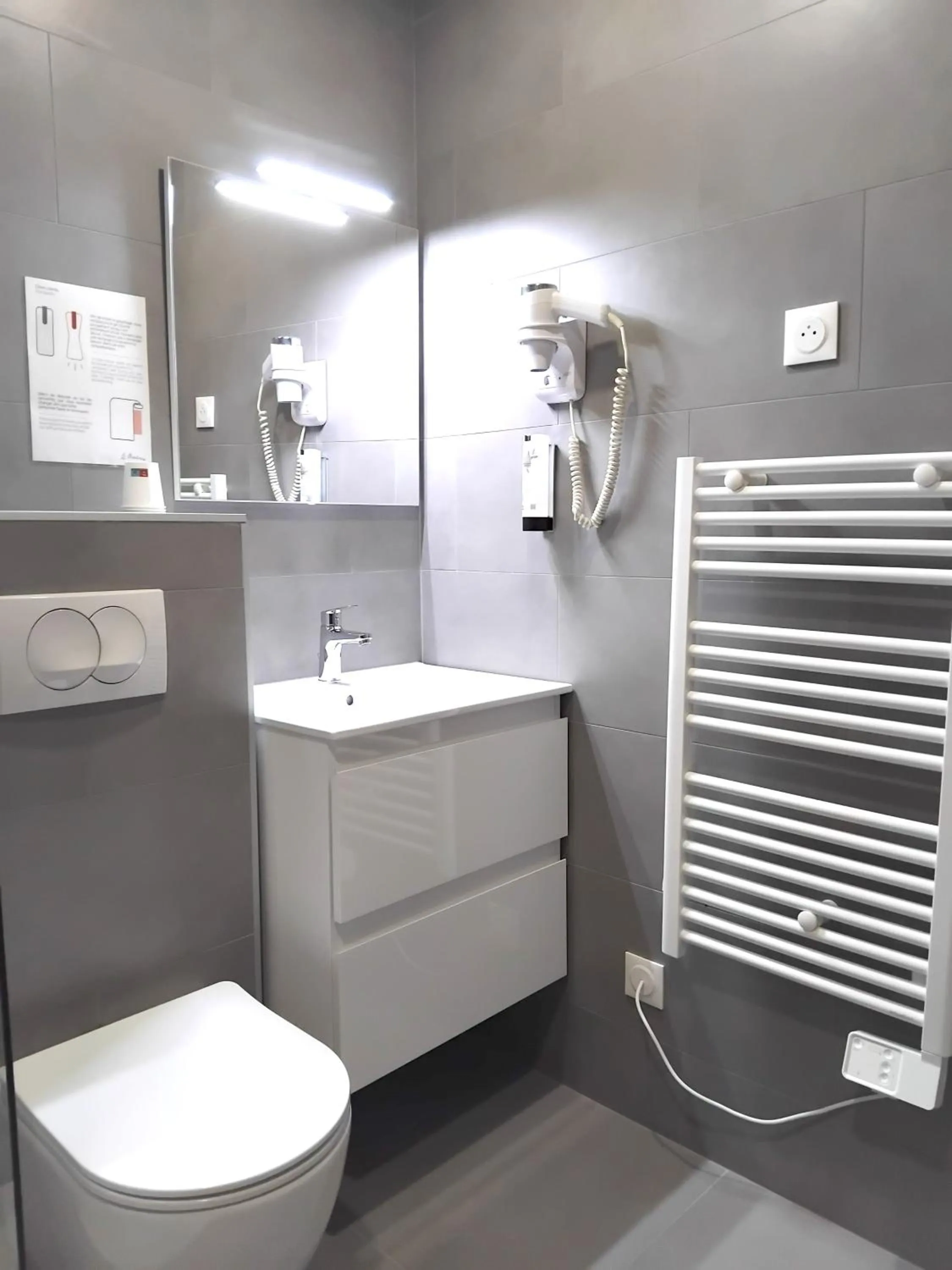 Hôtel Le Bratoria , anciennement Le Saint Vincent