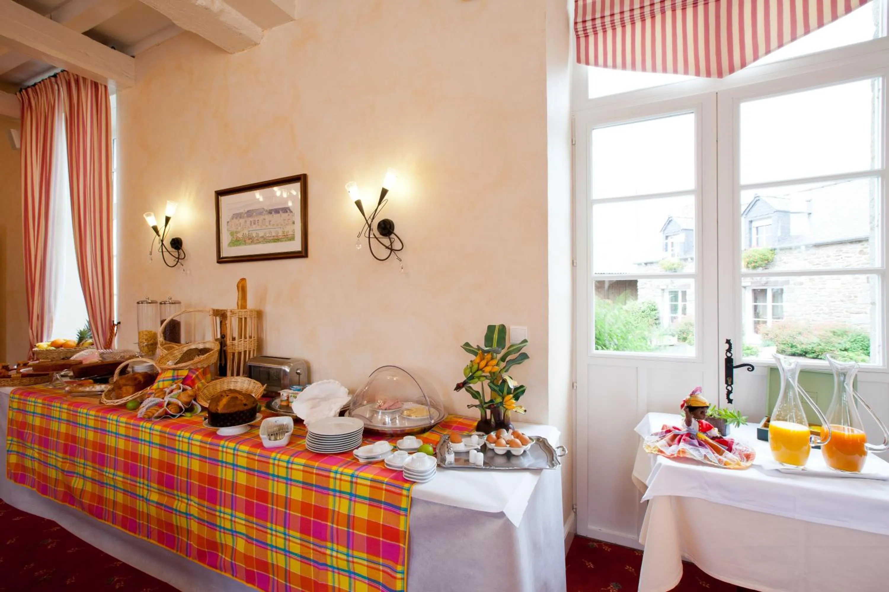 Continental breakfast in Hotel Spa La Malouinière Des Longchamps - Saint-Malo