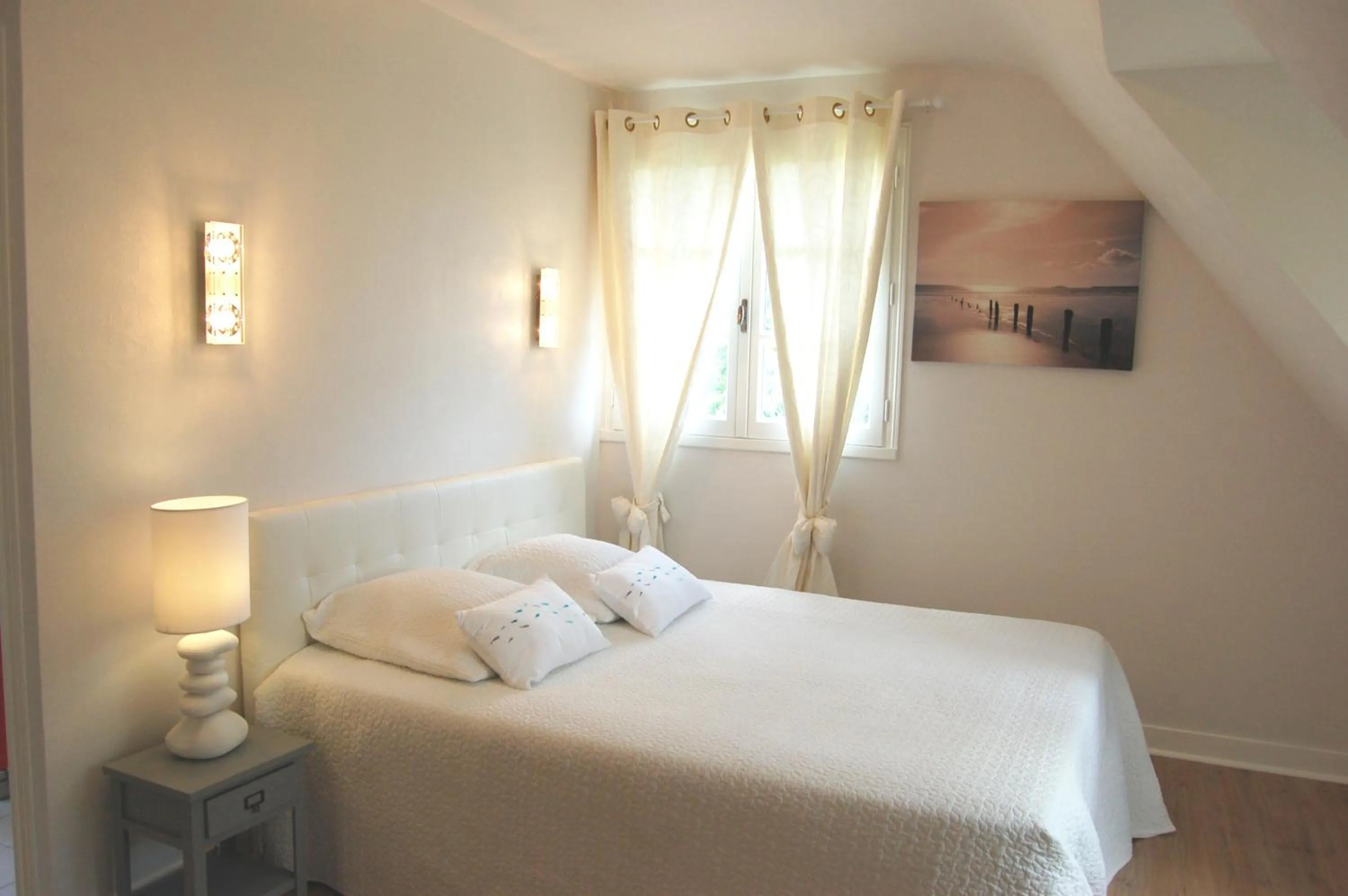 Bedroom, Bed in Hotel Spa La Malouinière Des Longchamps - Saint-Malo