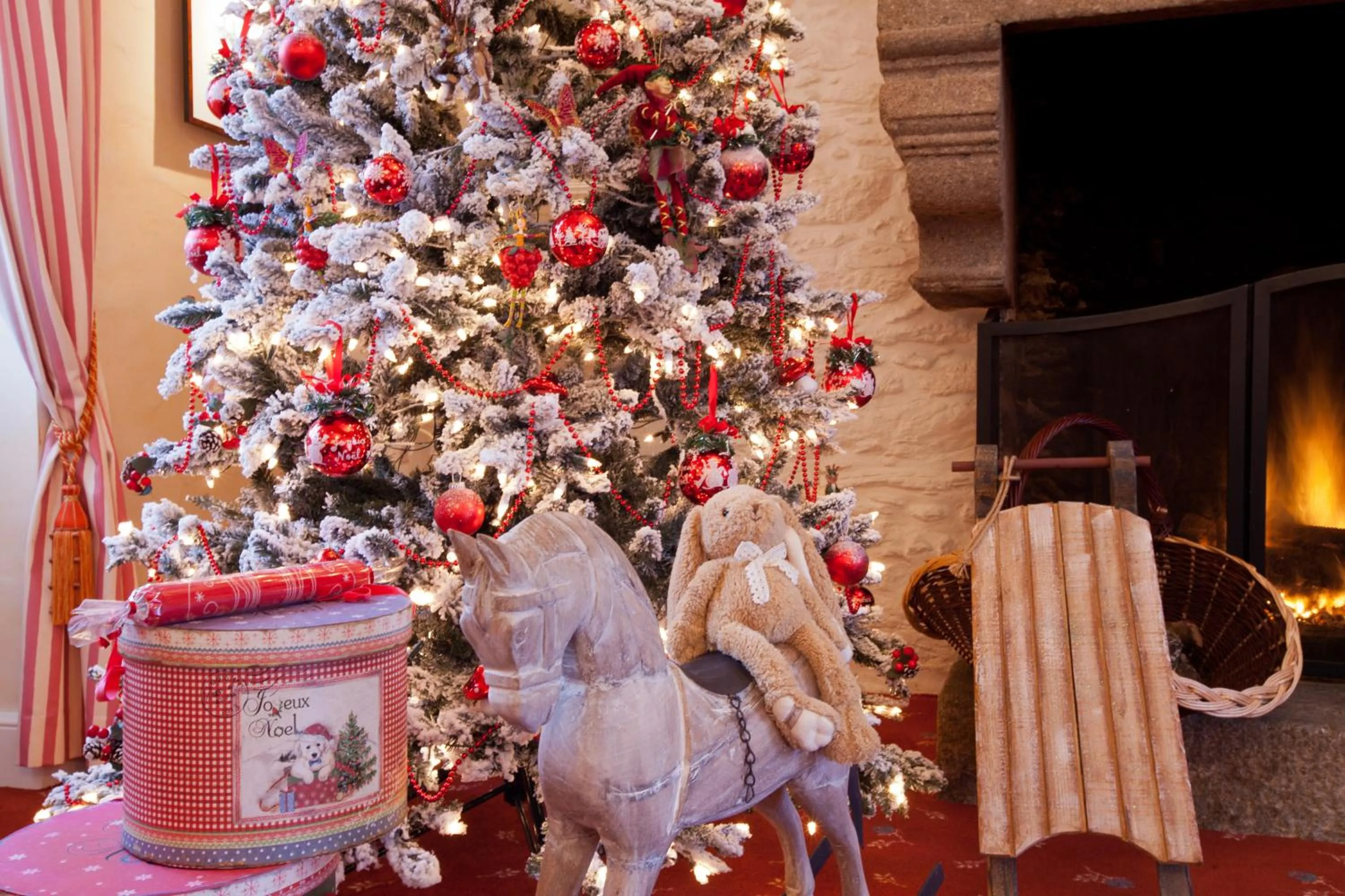 Lounge or bar in Hotel Spa La Malouinière Des Longchamps - Saint-Malo