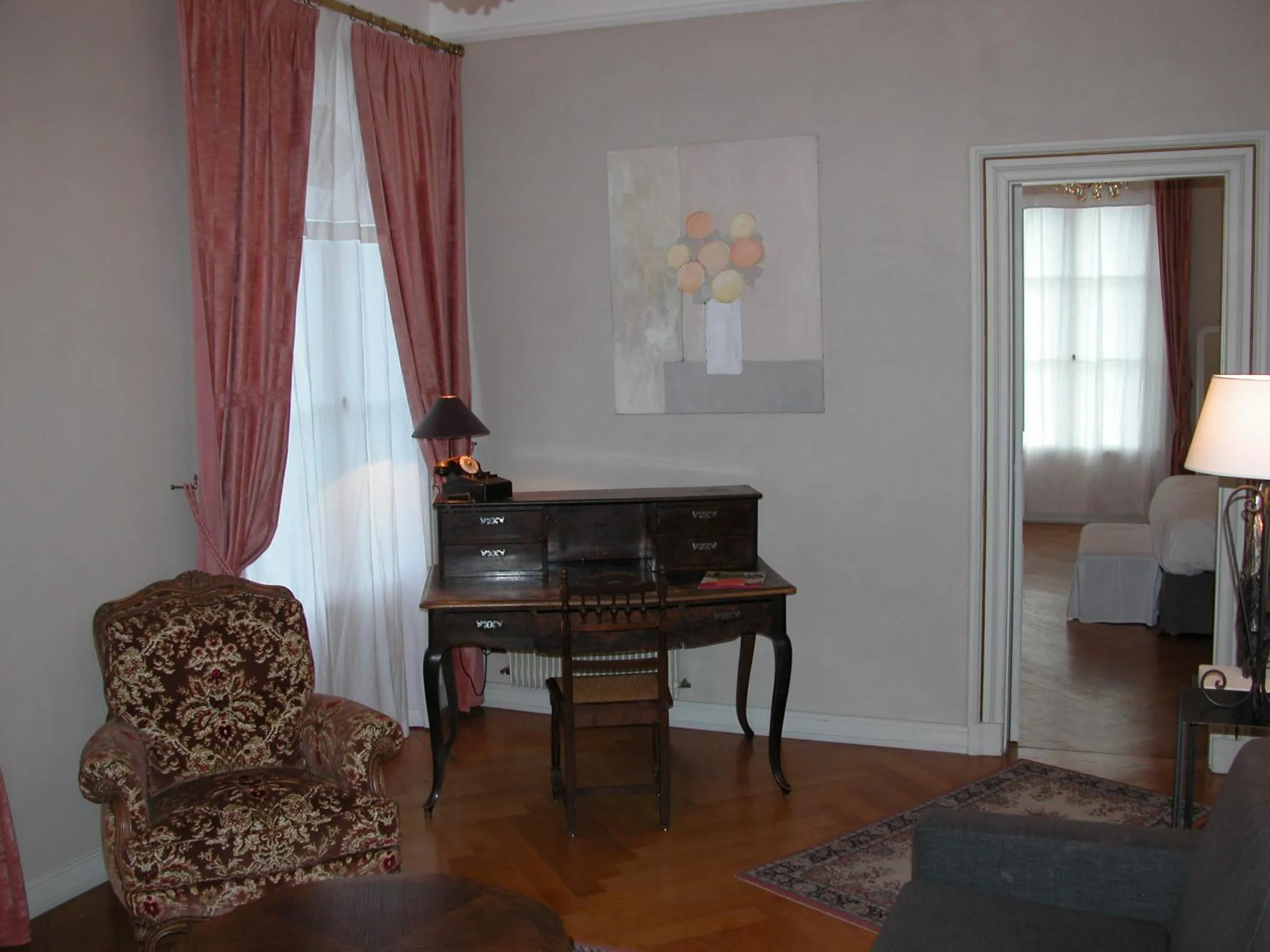 Seating area in Domaine de Beaupré - Hotel The Originals Relais