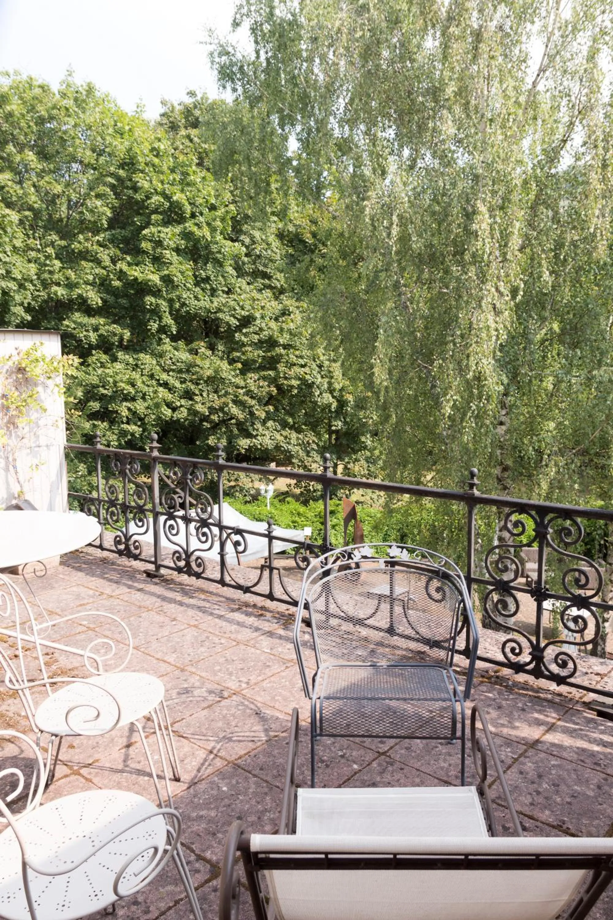 Balcony/Terrace in Domaine de Beaupré - Hotel The Originals Relais