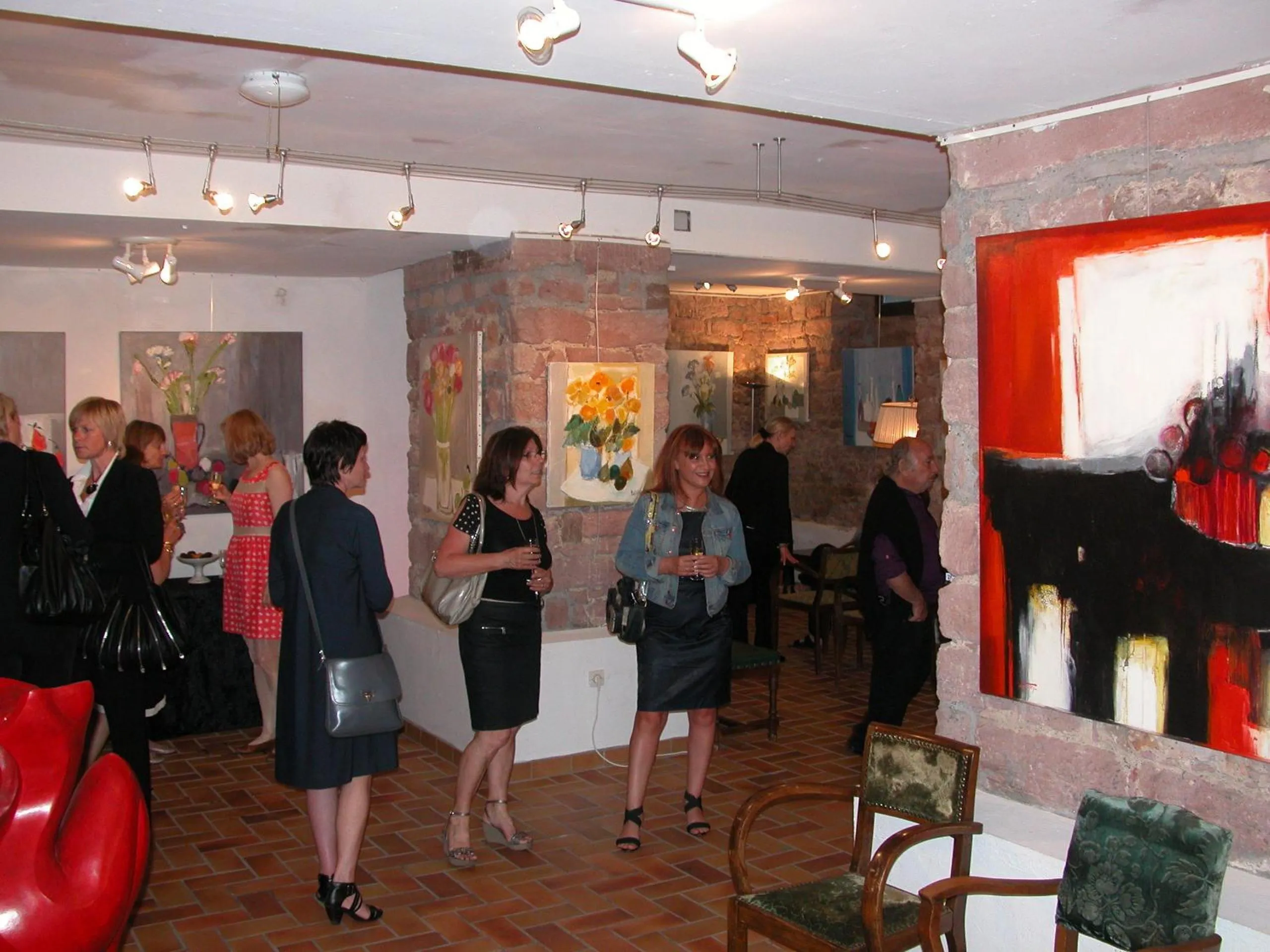 People in Domaine de Beaupré - Hotel The Originals Relais