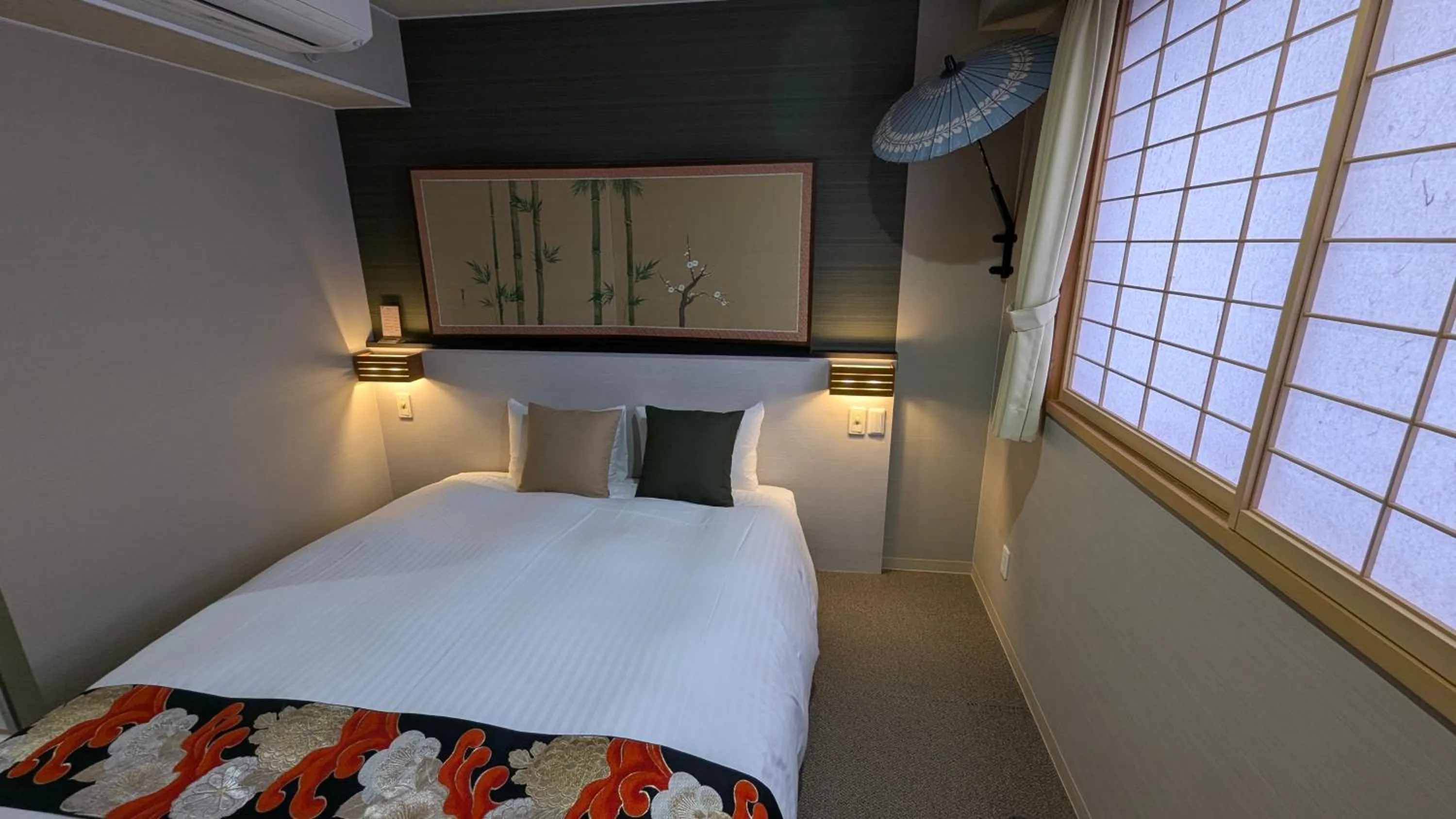 Bed in Kyoto Inn Gion