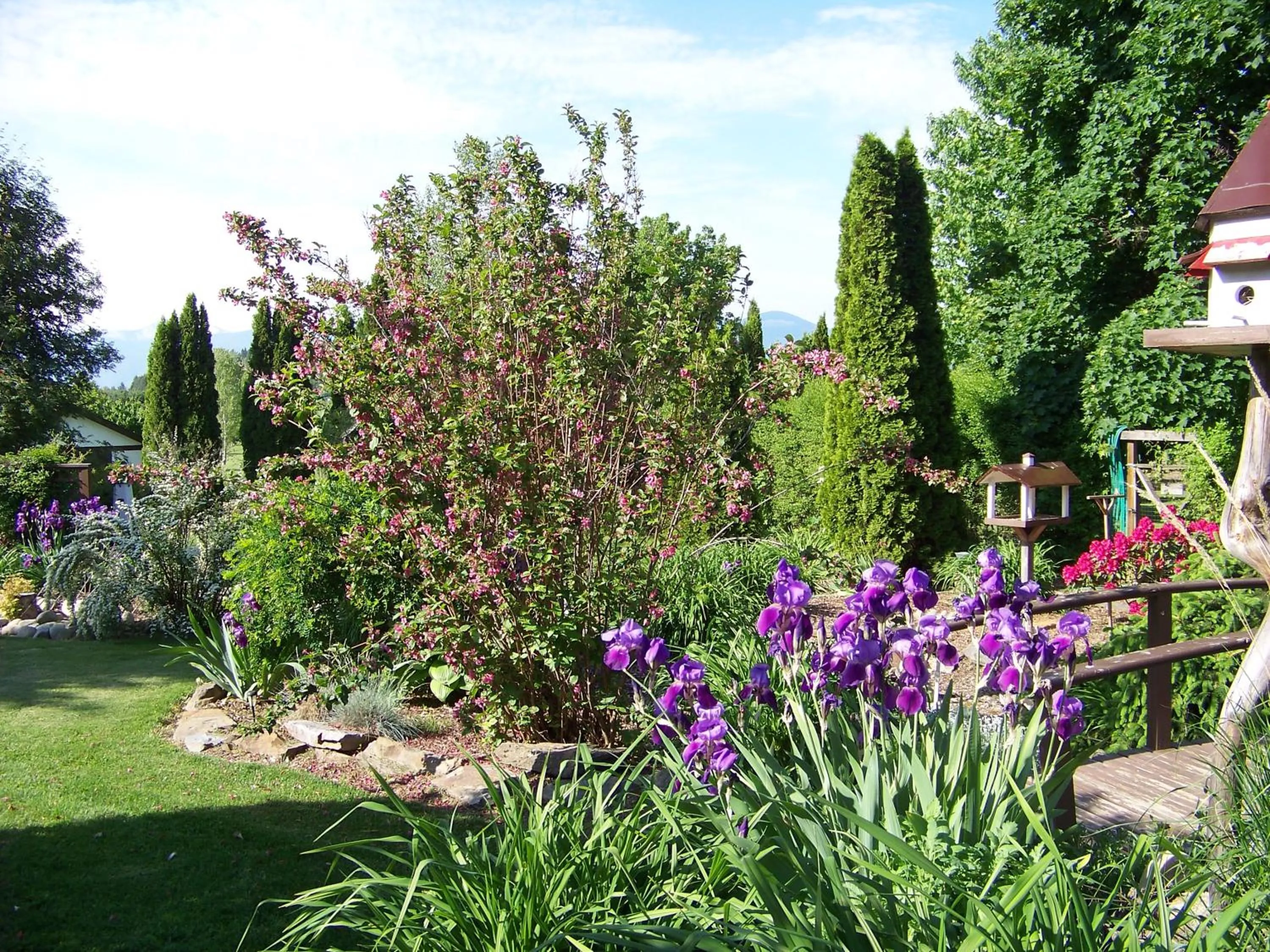 Property building in Bavarian Orchard Motel