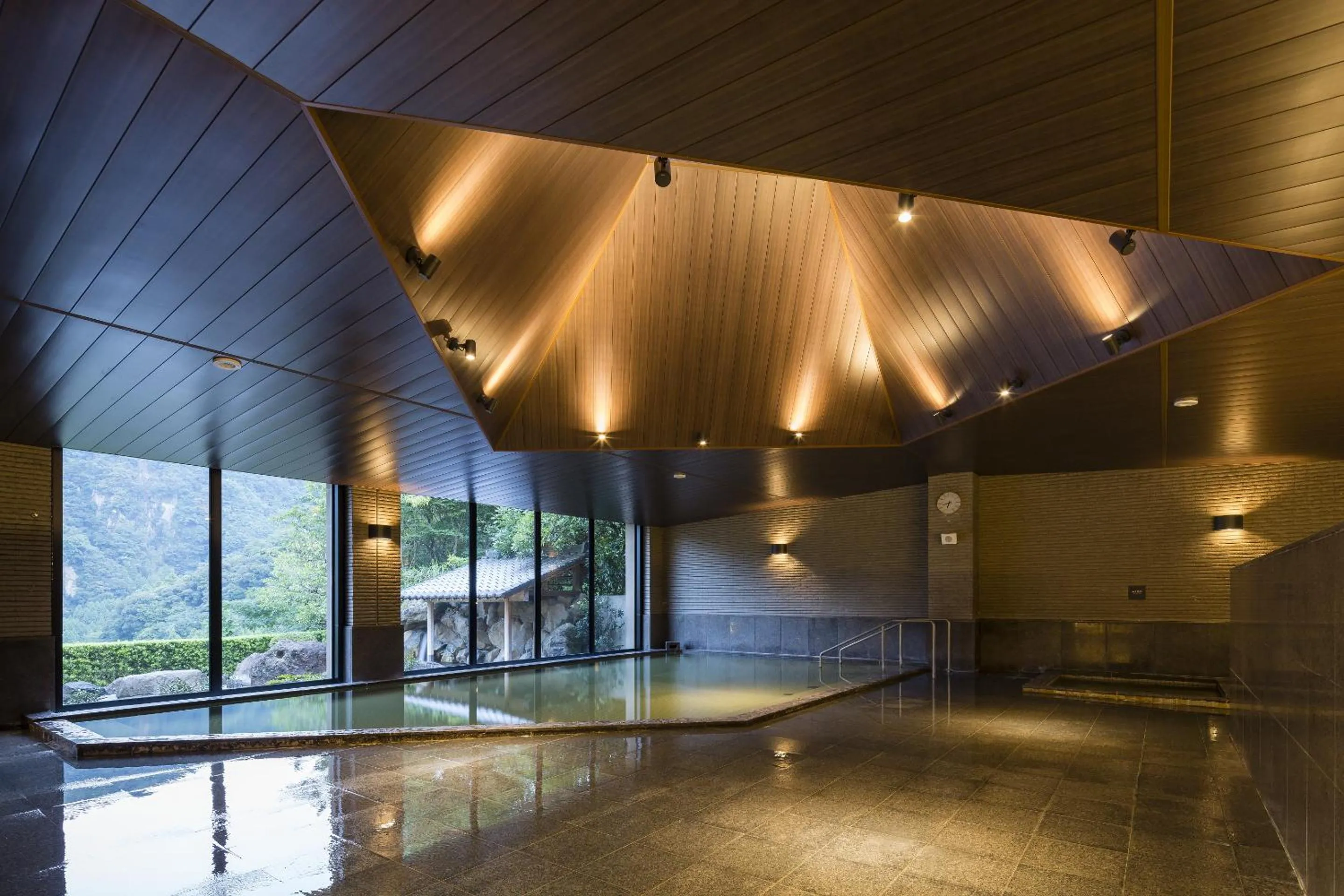 Hot Spring Bath in Okuhita Onsen Umehibiki