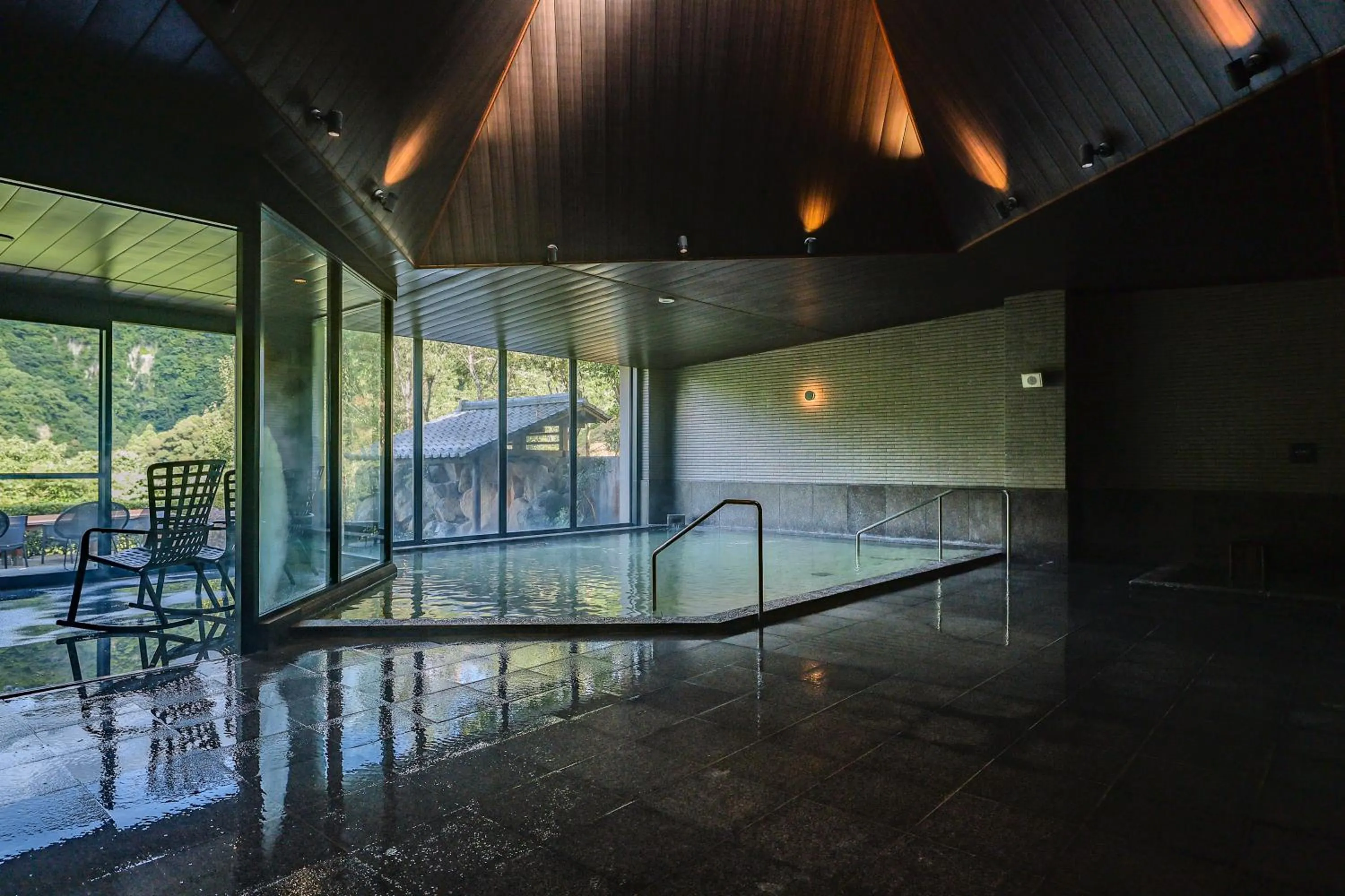 Public Bath in Okuhita Onsen Umehibiki