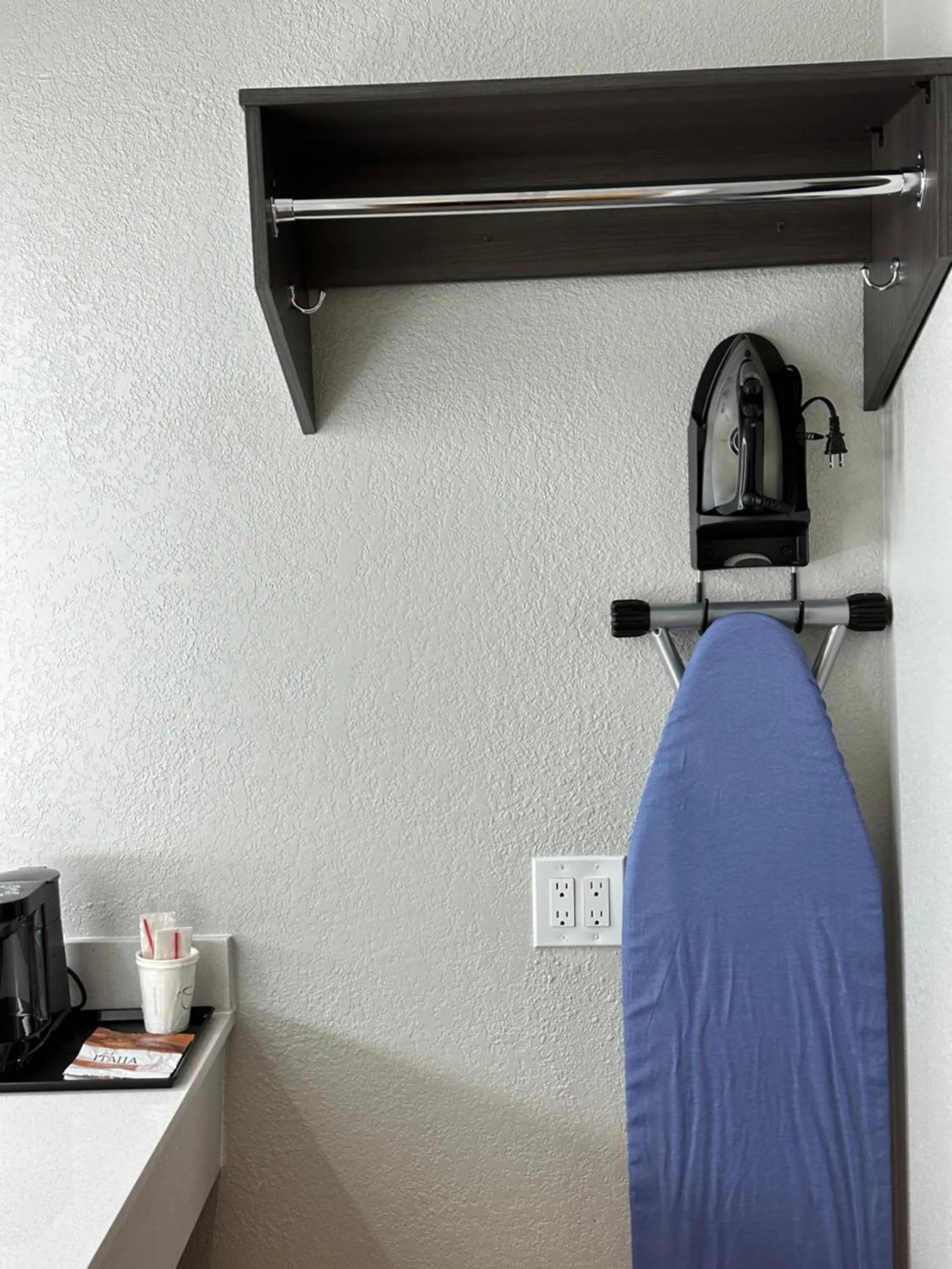 Sleepy Traveler Motel