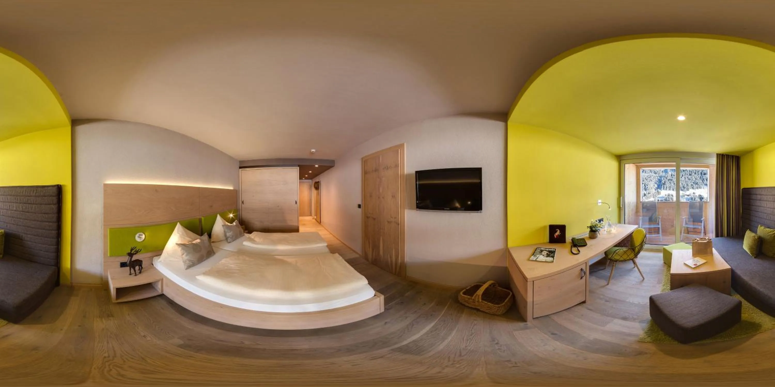 Photo of the whole room, Bed in Familotel Alphotel