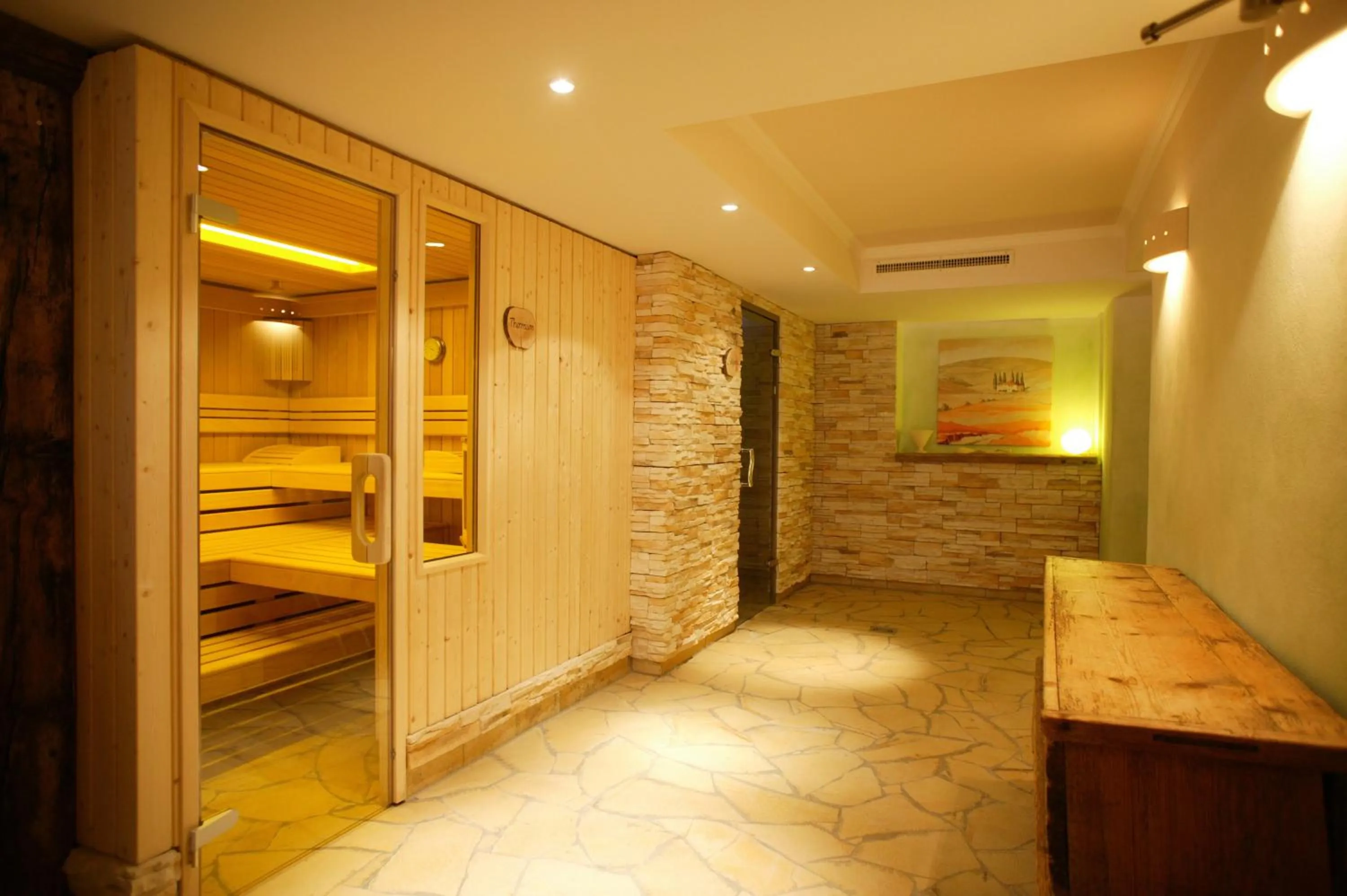 Sauna, Bed in Familotel Alphotel