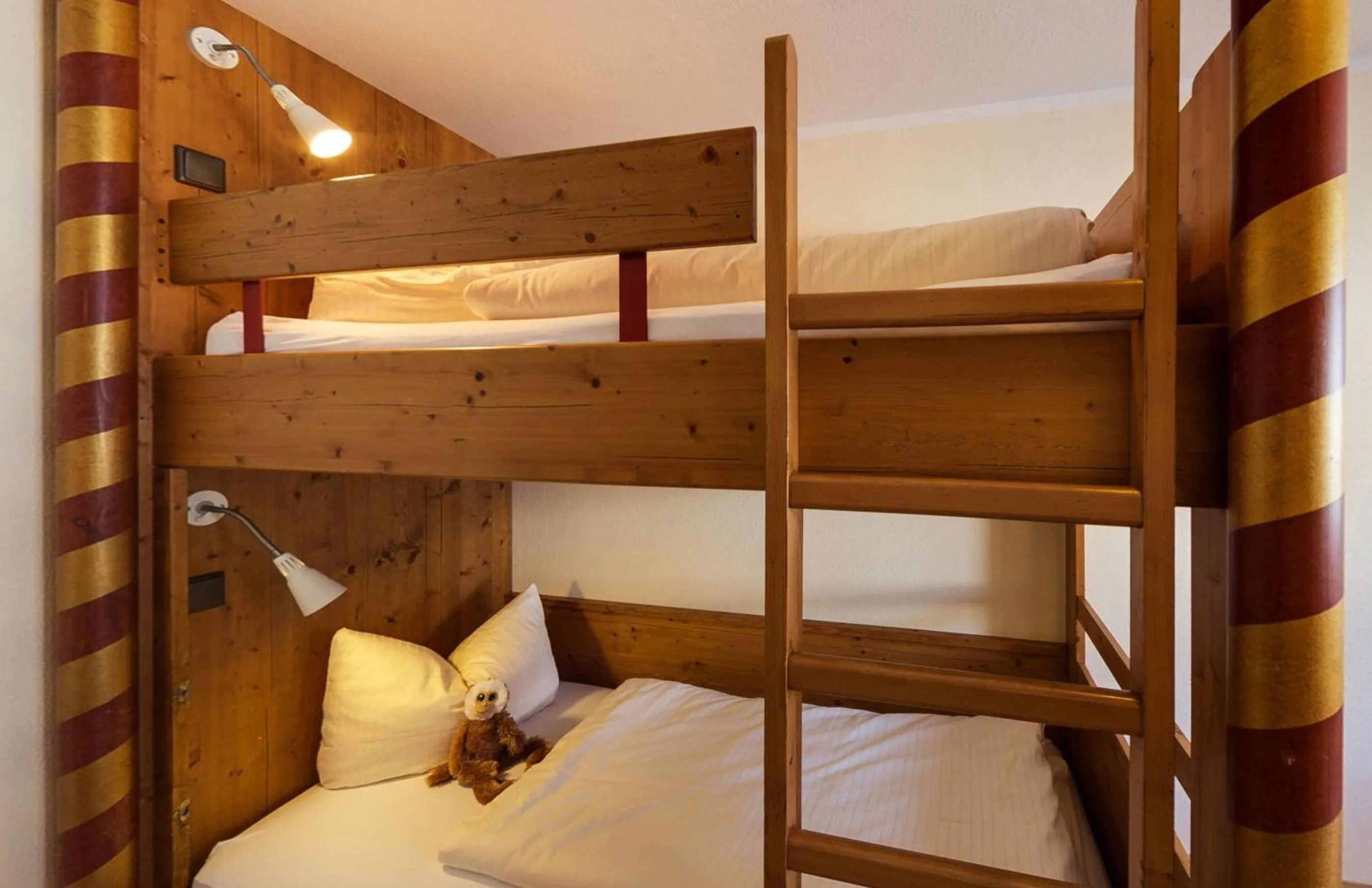 Photo of the whole room, Bed in Familotel Alphotel