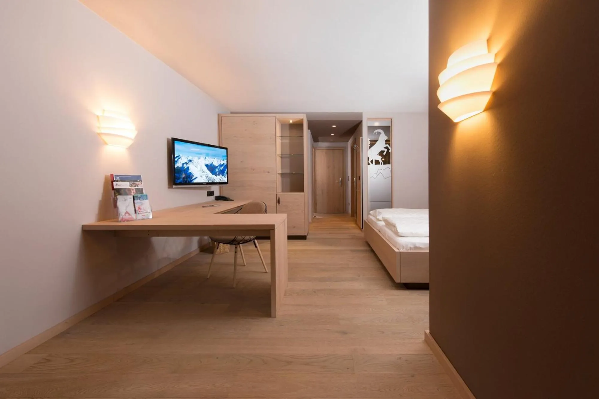 TV and multimedia, Bed in Familotel Alphotel