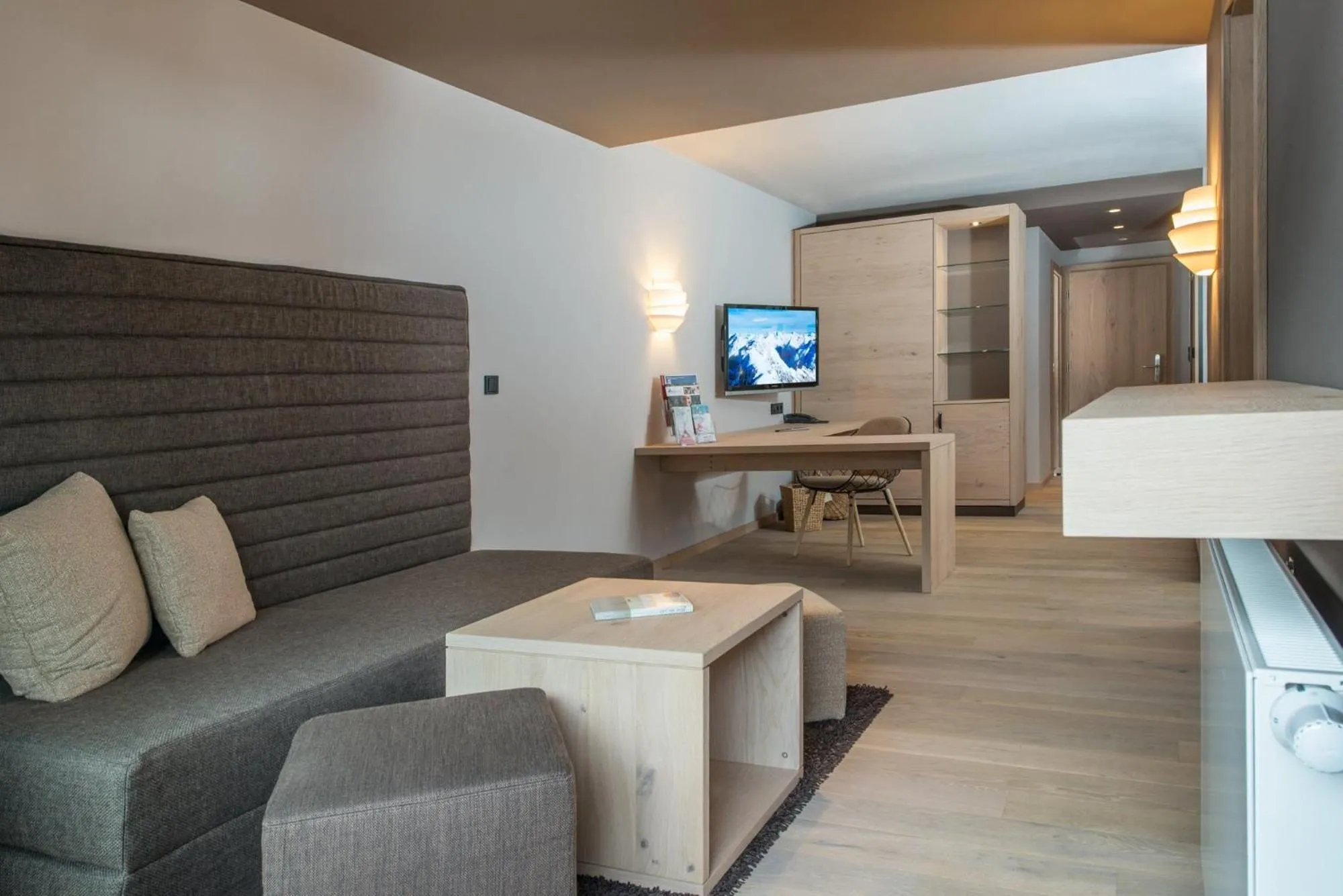 TV and multimedia in Familotel Alphotel