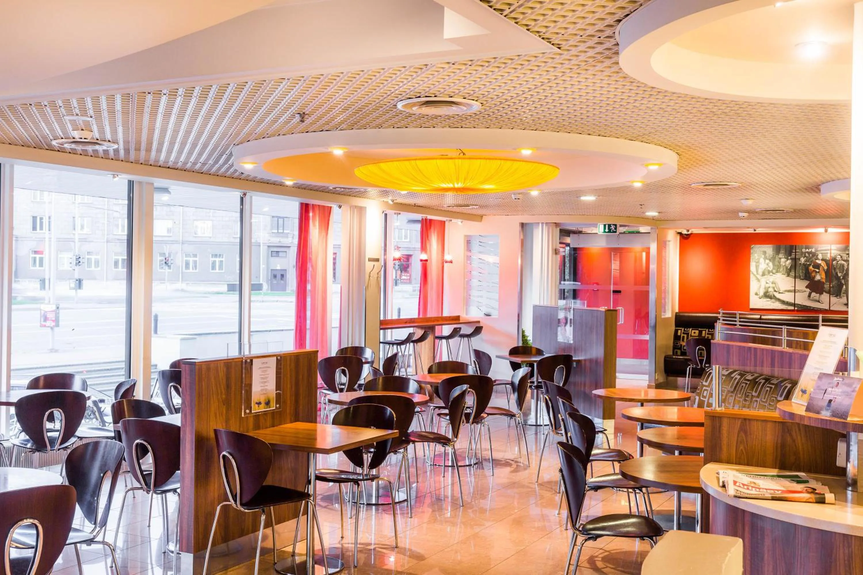 Restaurant/places to eat in Radisson Blu Hotel Olümpia