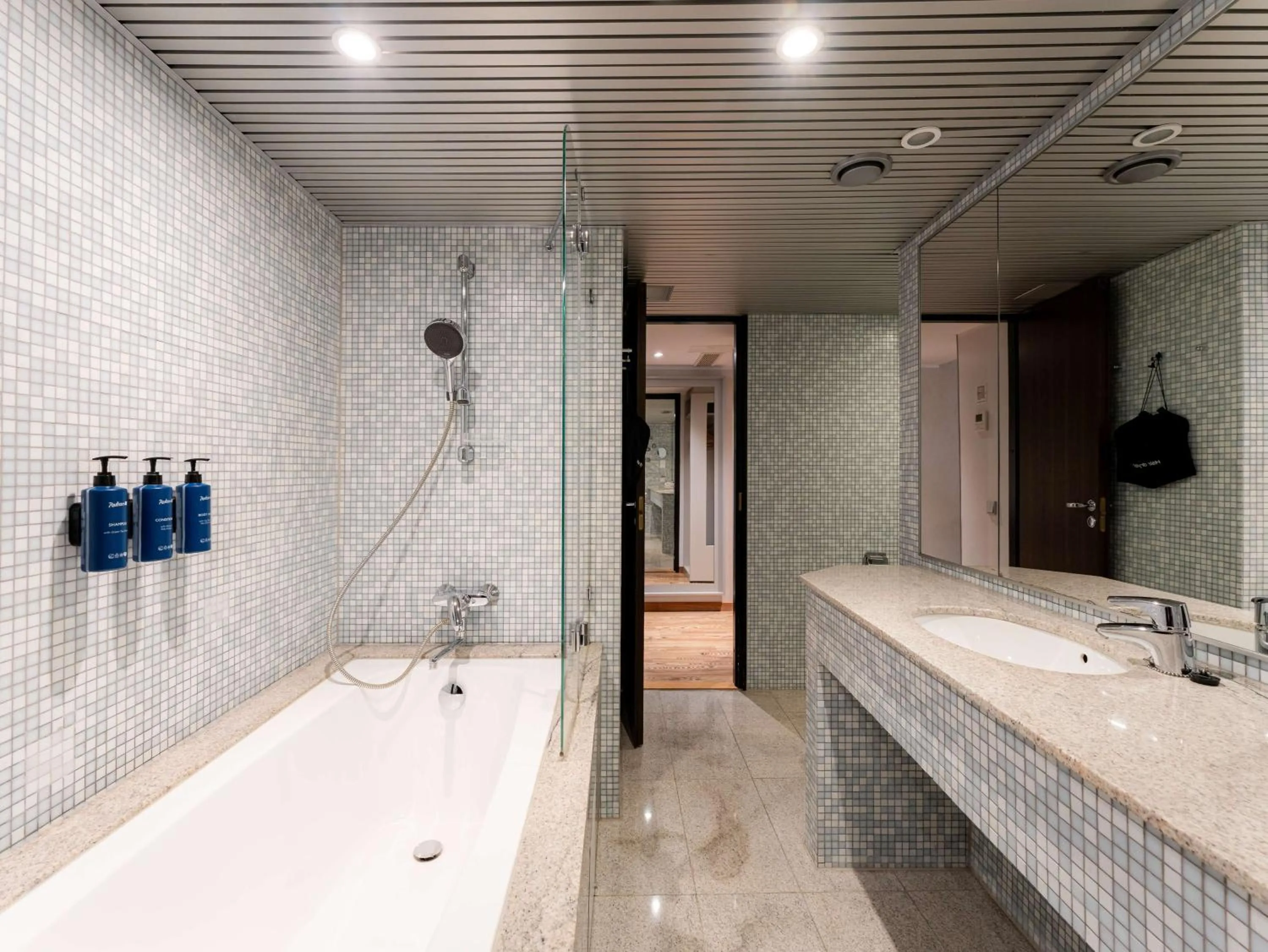 Bathroom in Radisson Blu Hotel Olümpia