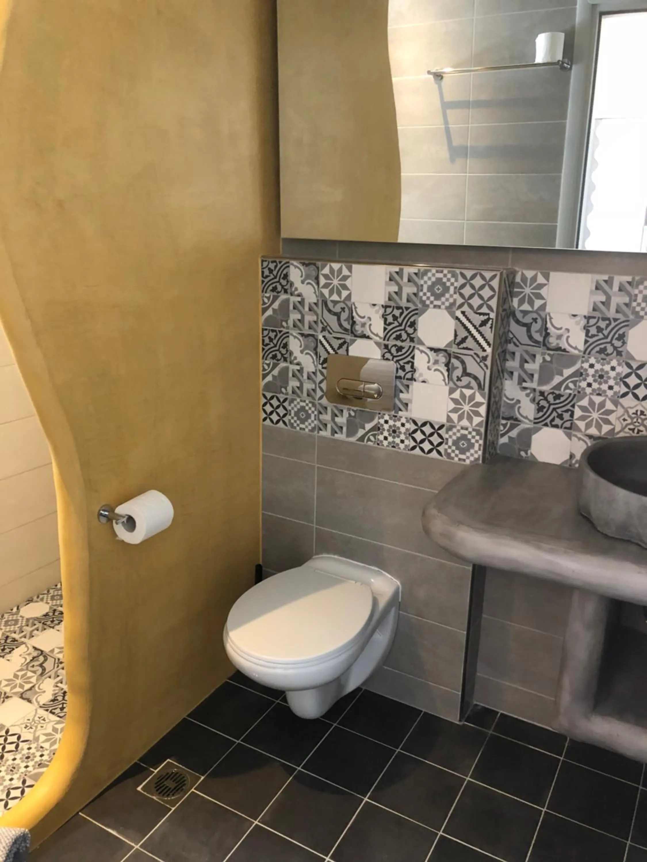 Bathroom in Afrodete Hotel