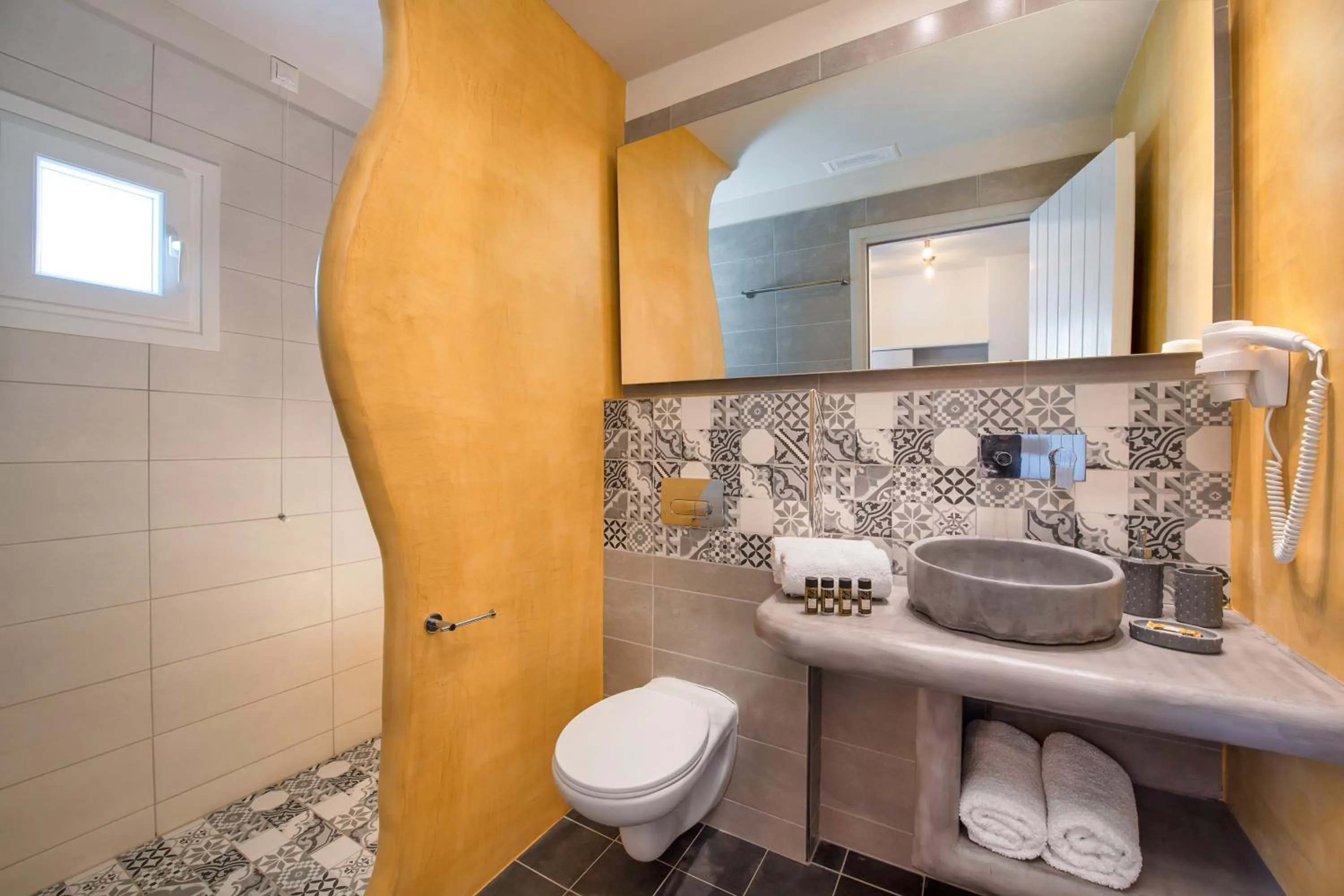 Bathroom in Afrodete Hotel