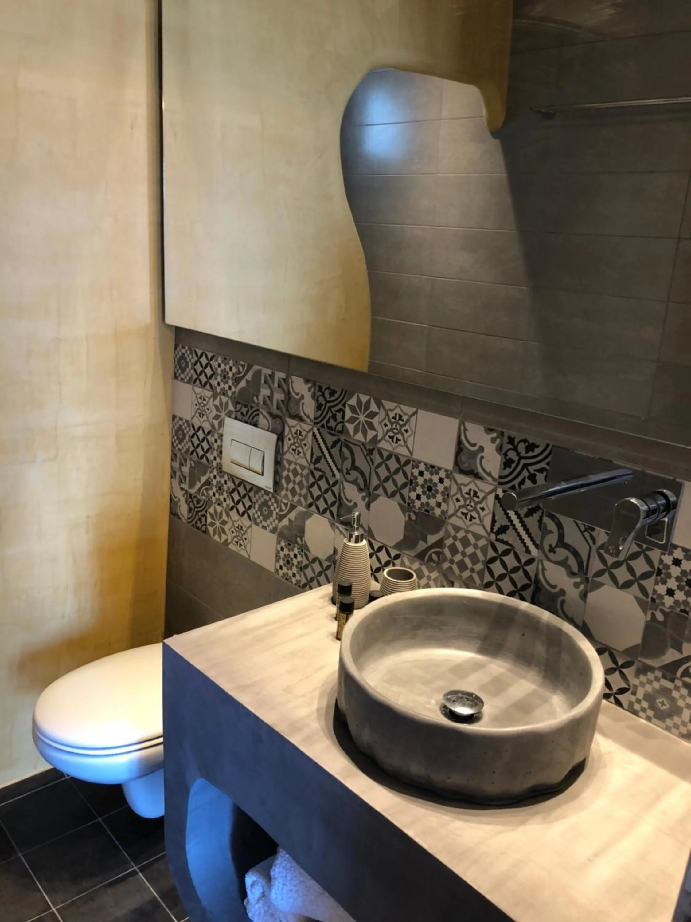 Bathroom in Afrodete Hotel