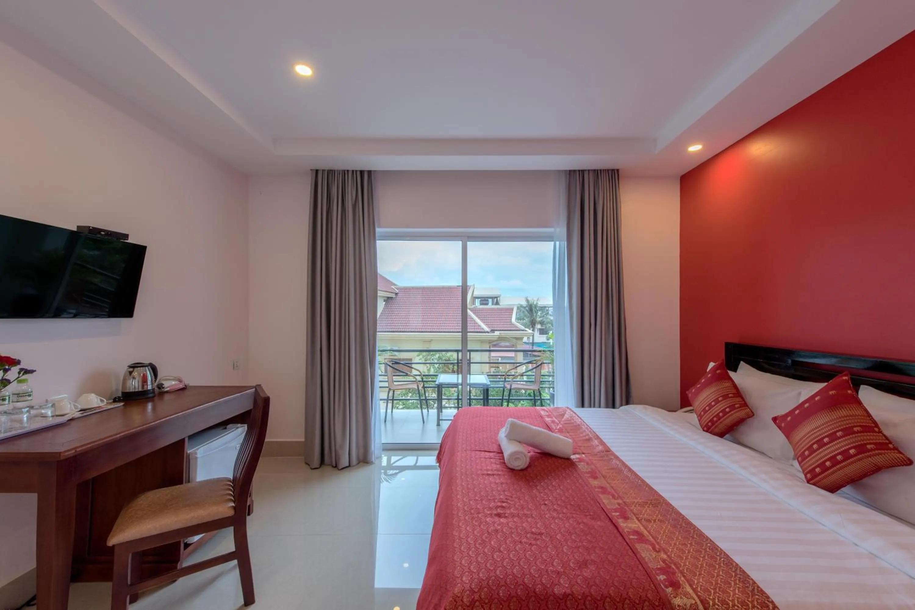 Bedroom, Bed in Golden Citadel Hotel Siem Reap