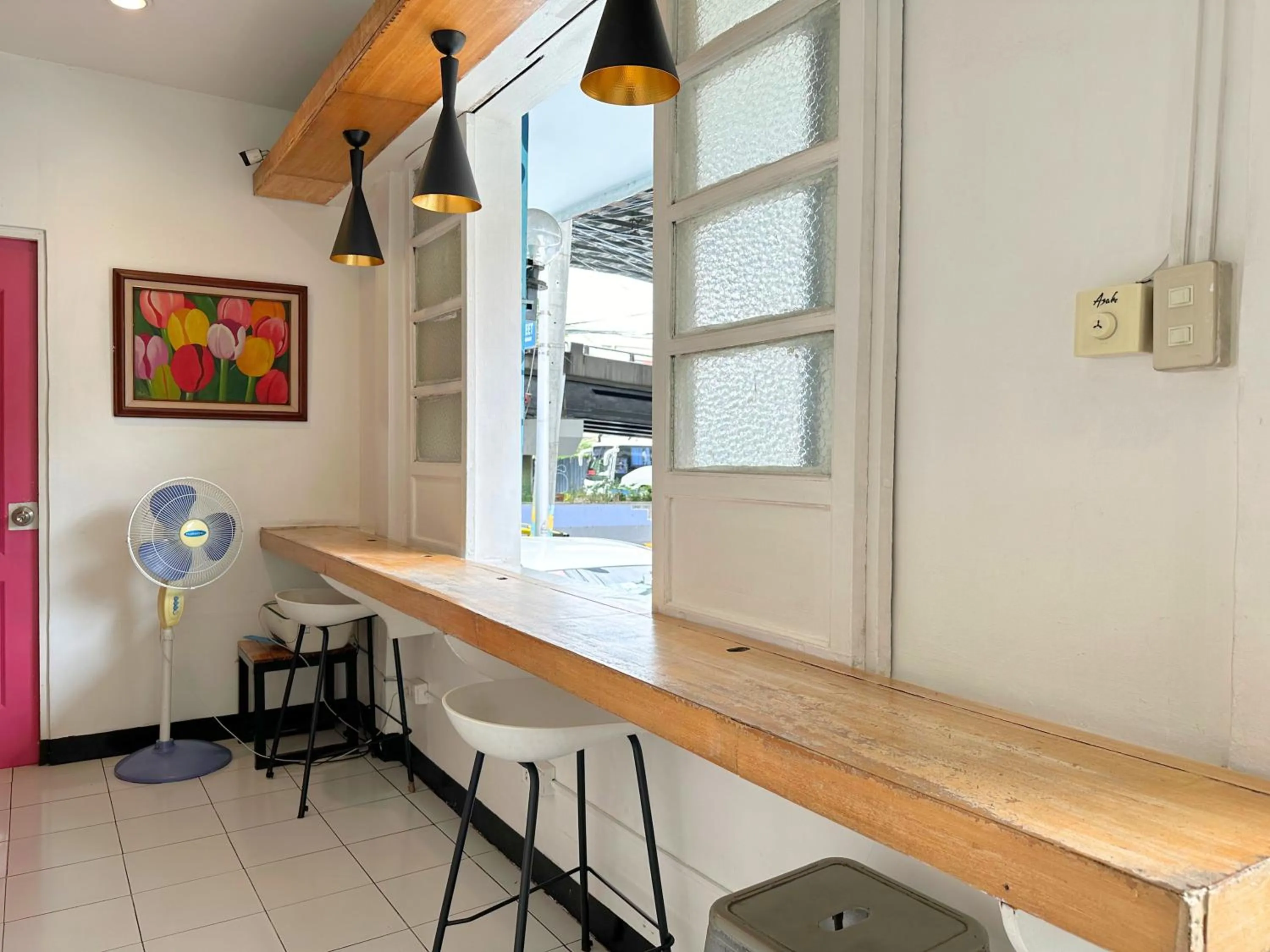 Seating area in Dormitelsph BGC