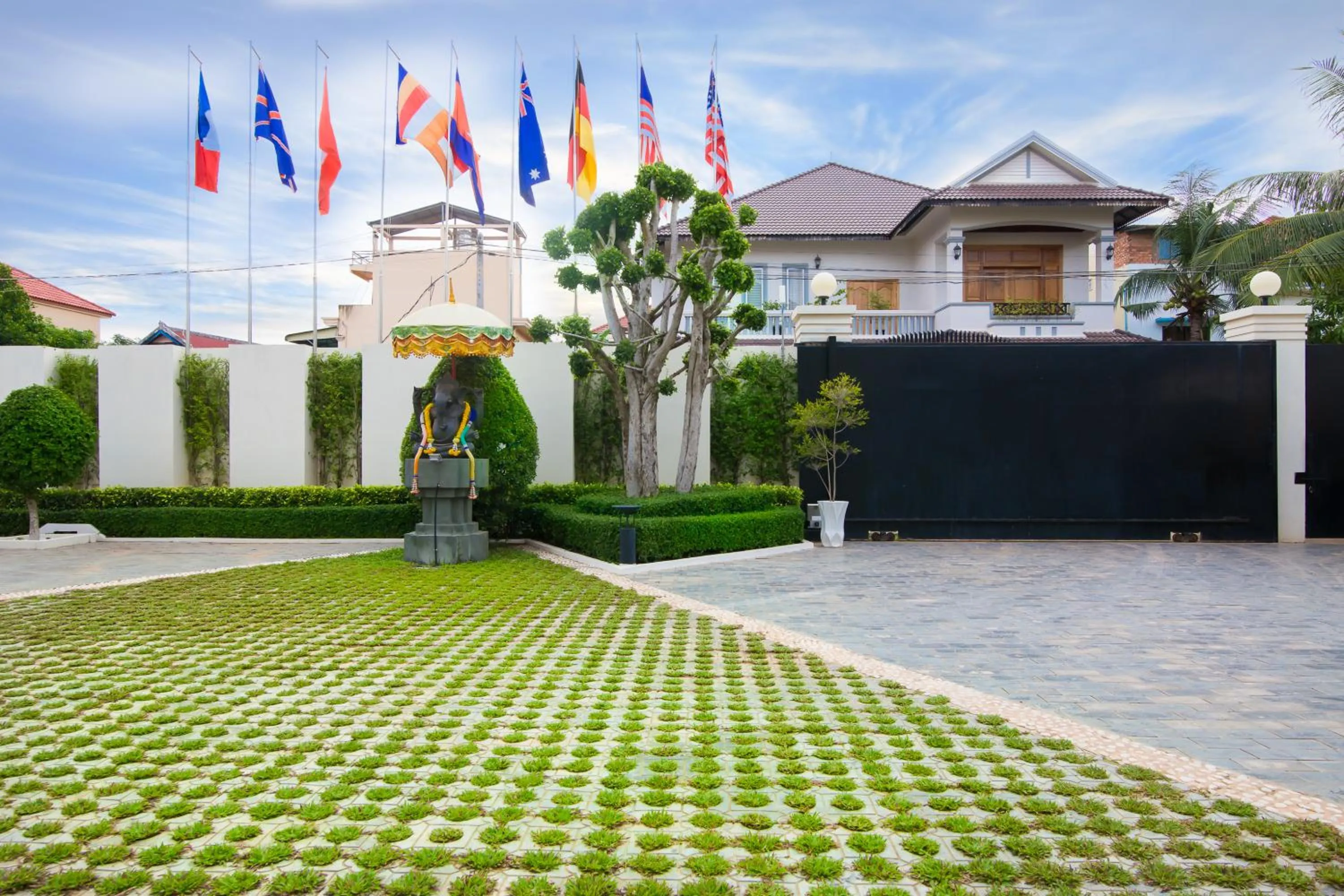 Garden view in KT Apartment