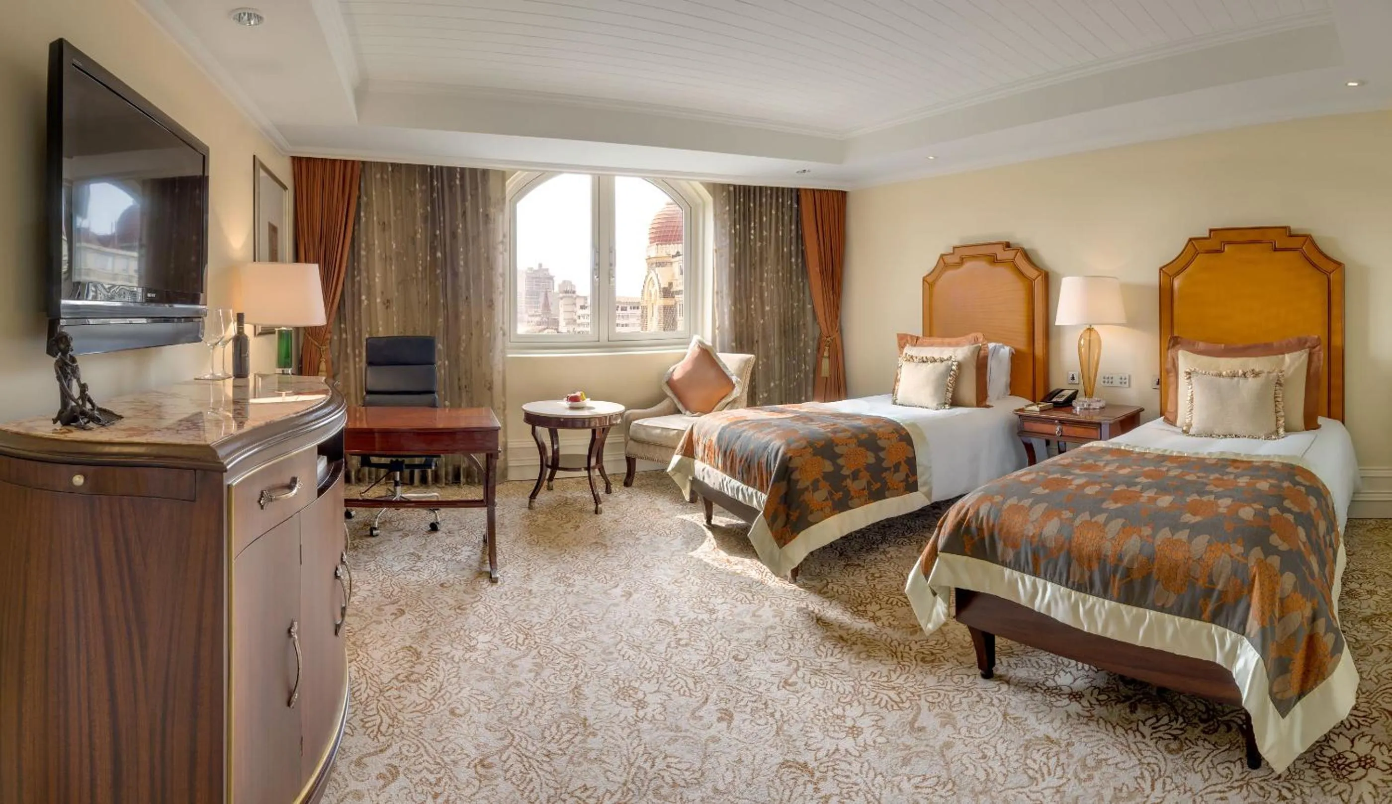 Bedroom, Bed in The Taj Mahal Palace, Mumbai