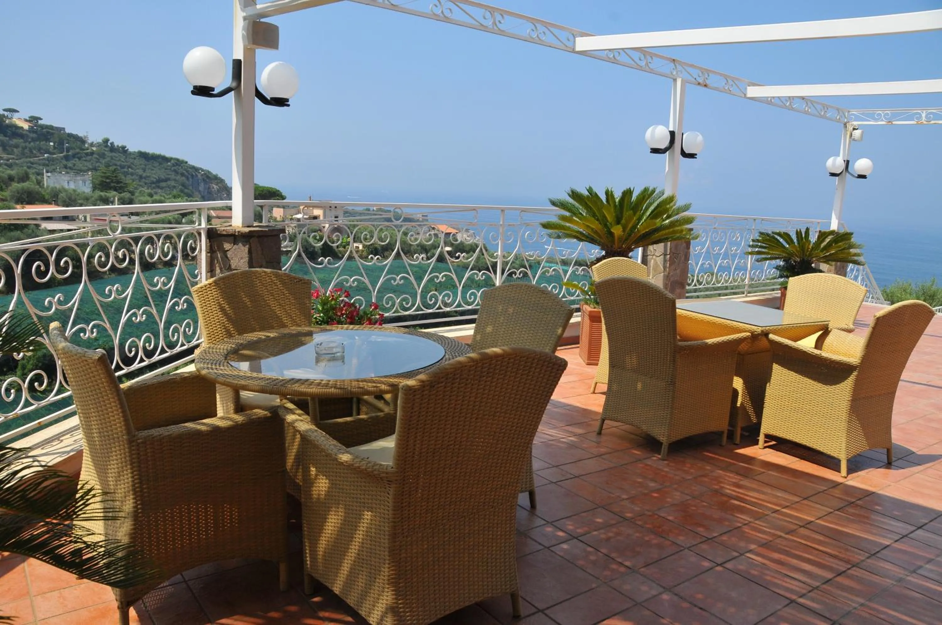 Patio in Hotel Dania