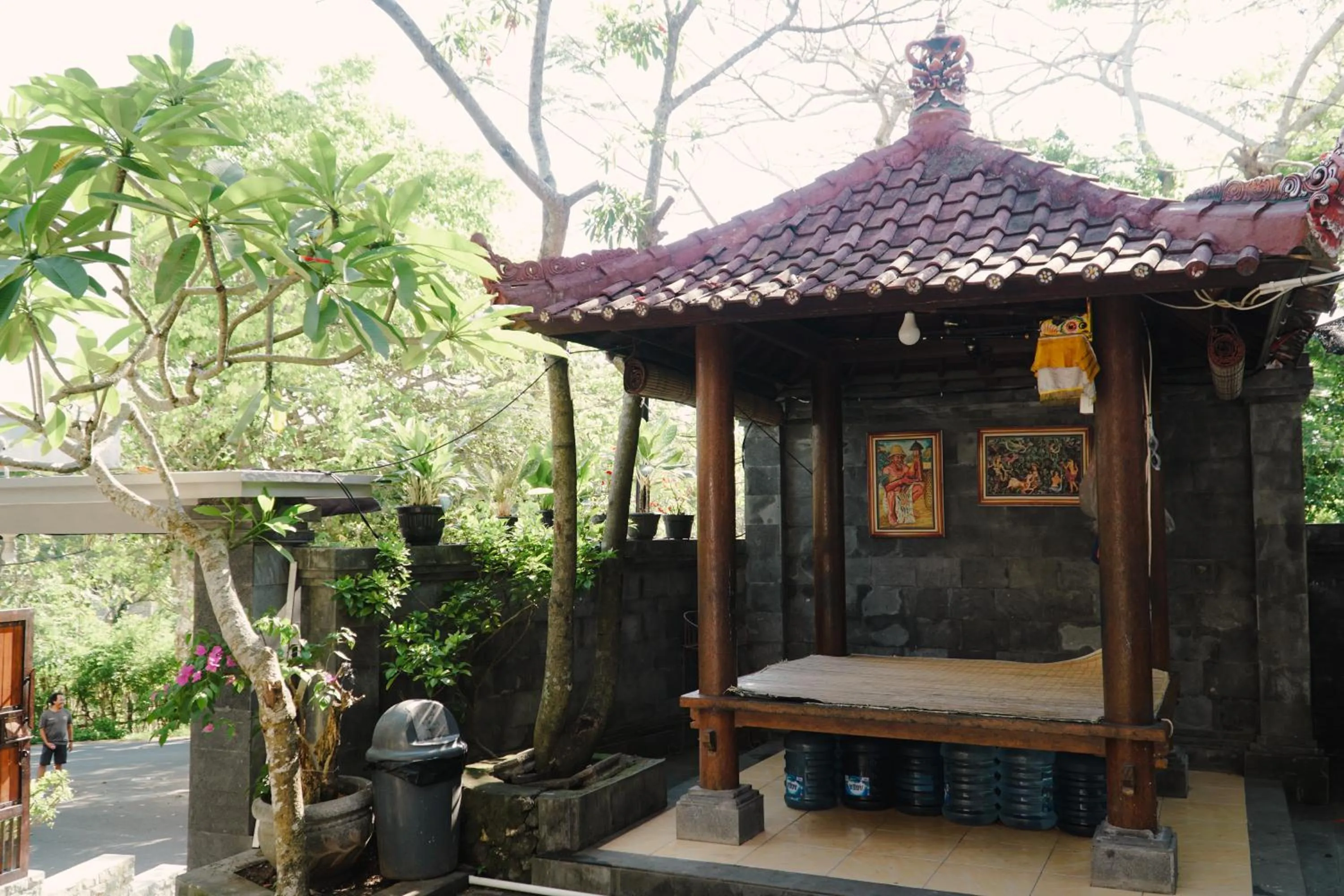 Communal lounge/ TV room in Batu Kandik Homestay