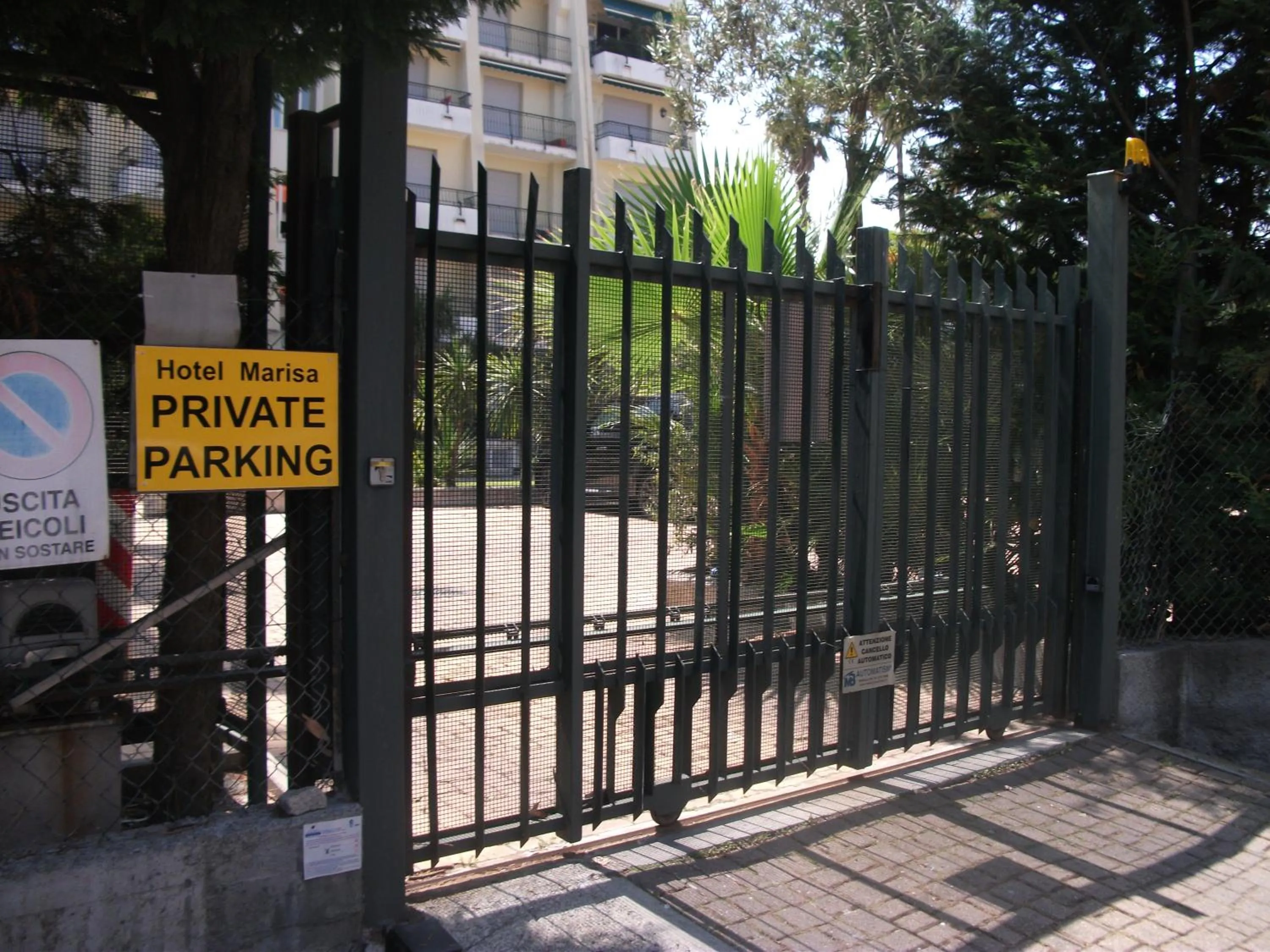 Facade/entrance in Hotel Marisa