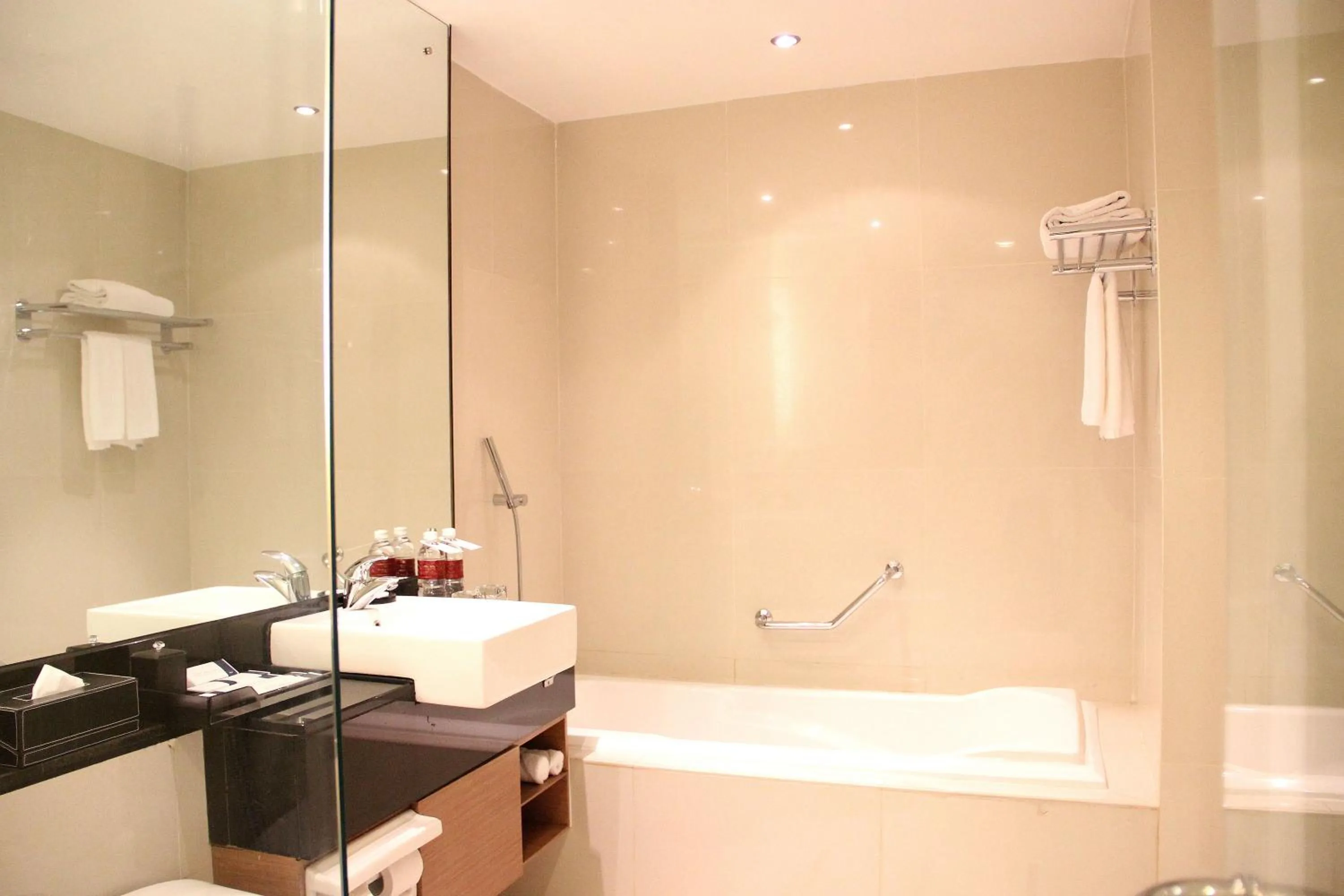 Bathroom in Grand City Hall Hotel & Serviced Residences