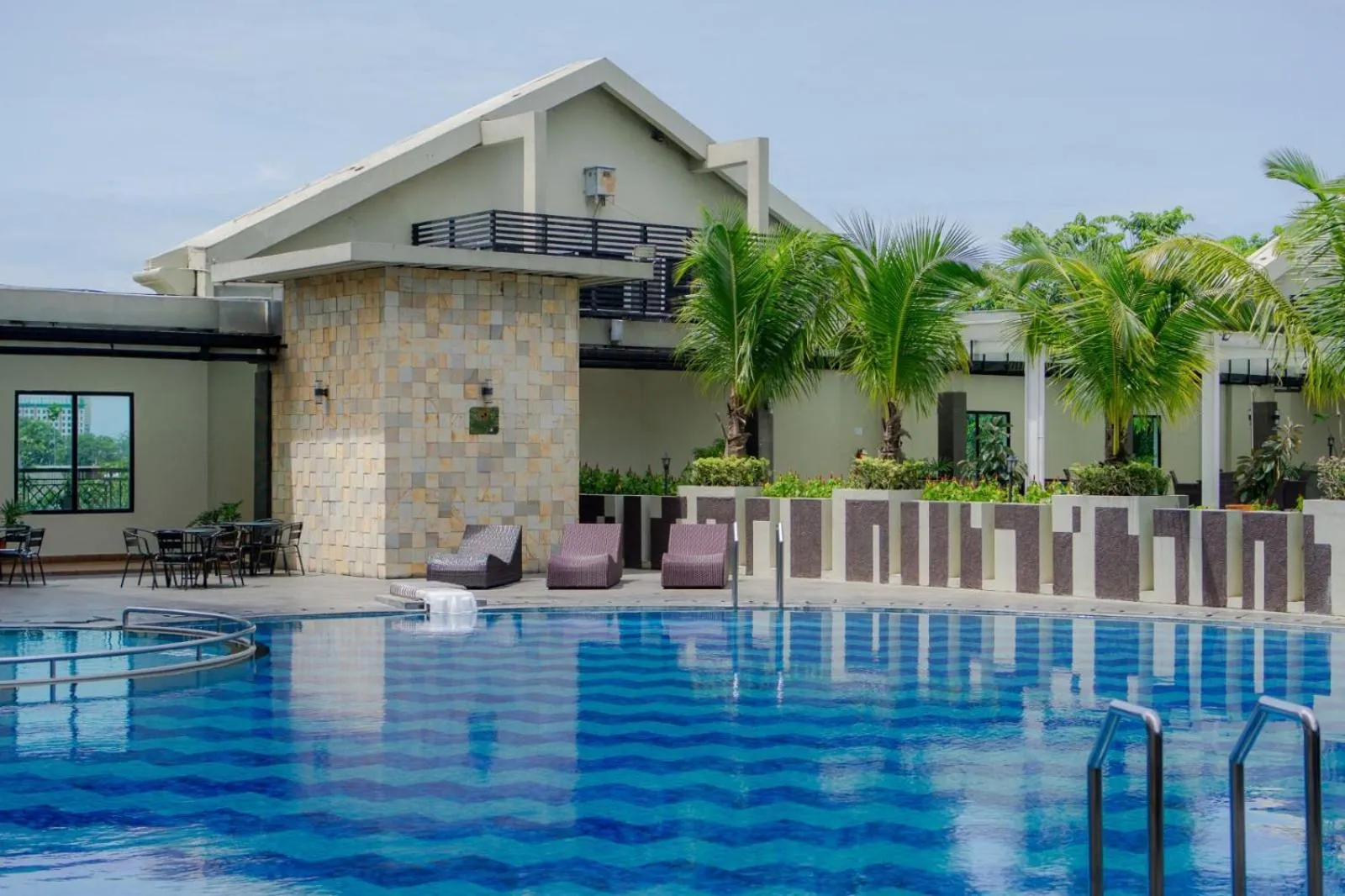 Swimming pool in Grand City Hall Hotel & Serviced Residences