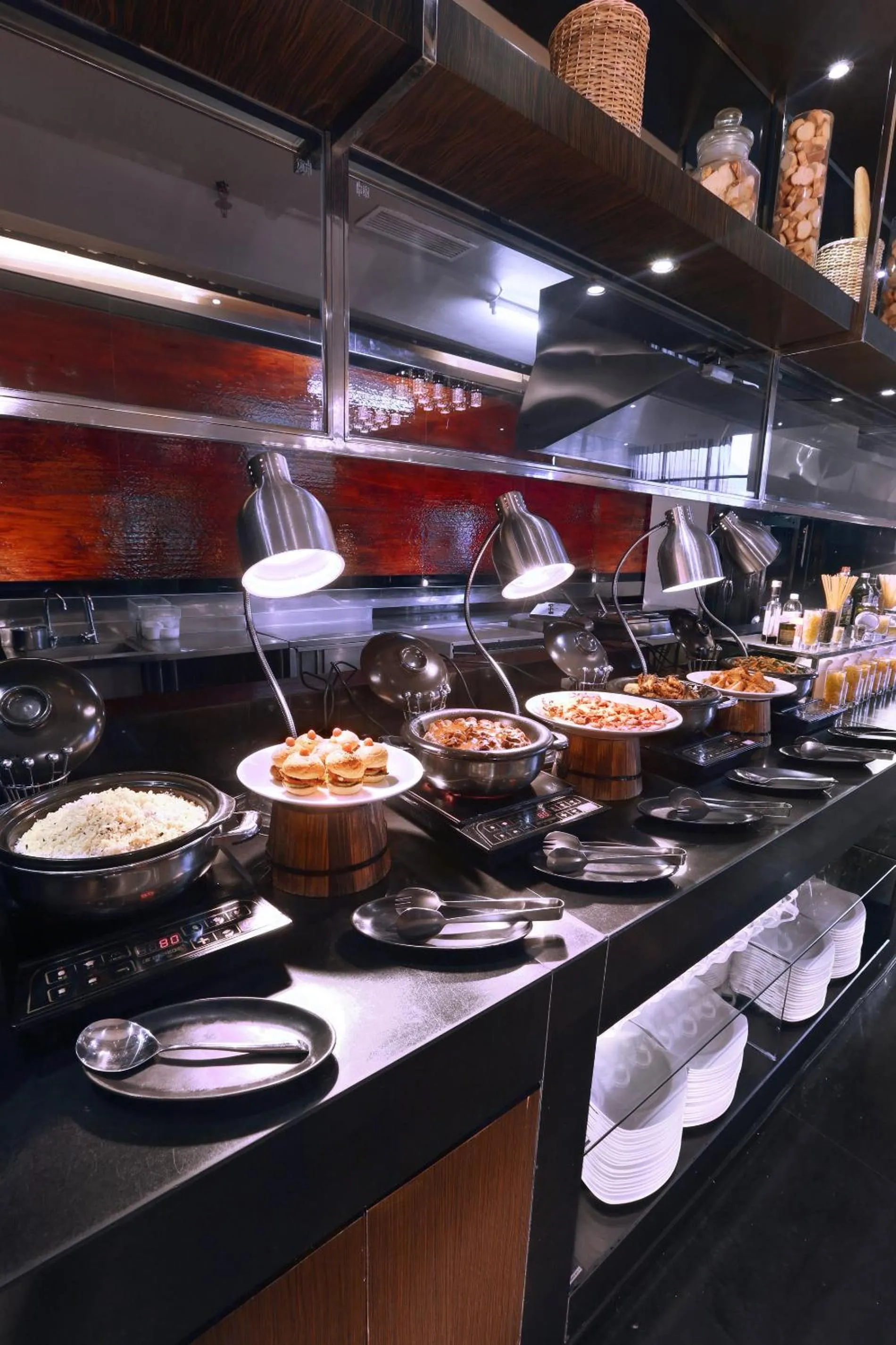 Food in Grand City Hall Hotel & Serviced Residences