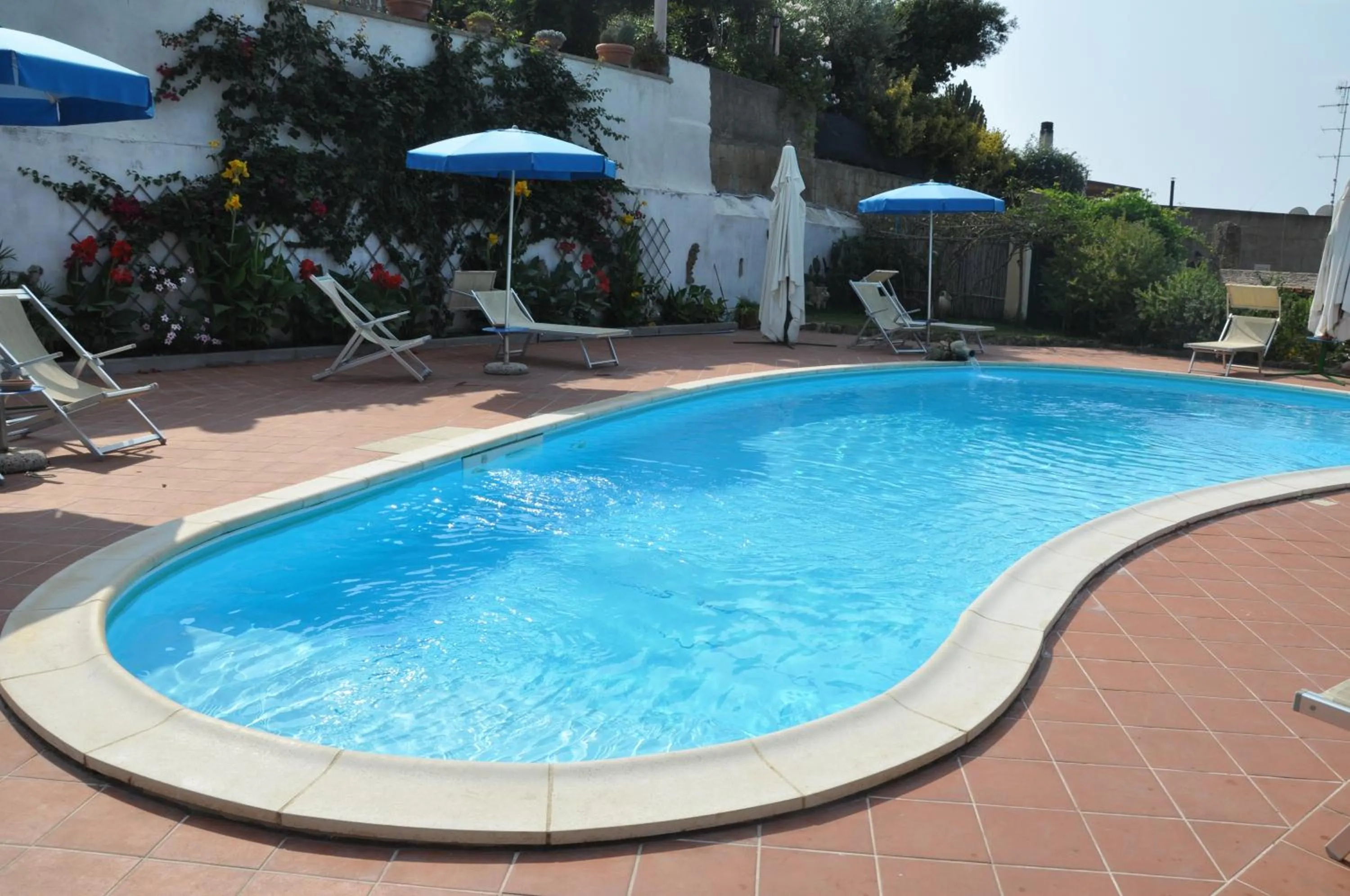 Swimming pool in Hotel Savoia