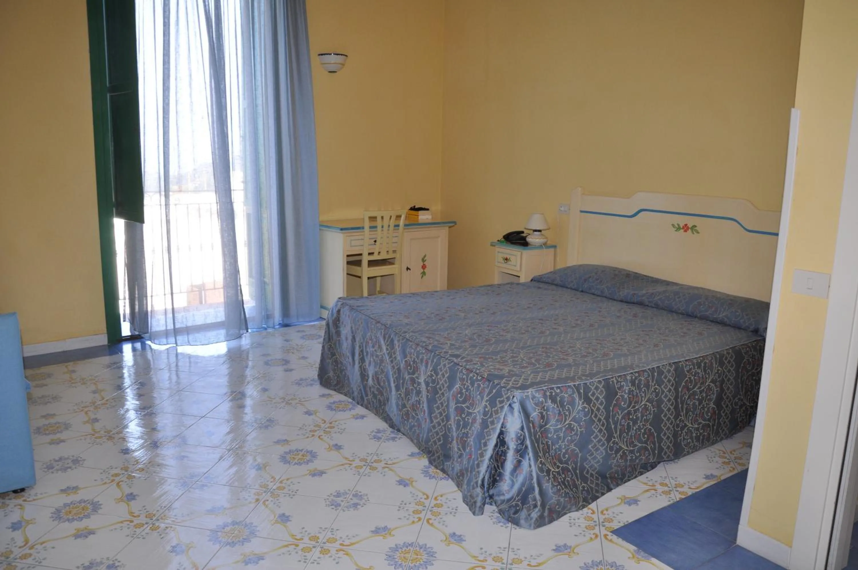 Photo of the whole room, Bed in Hotel Savoia