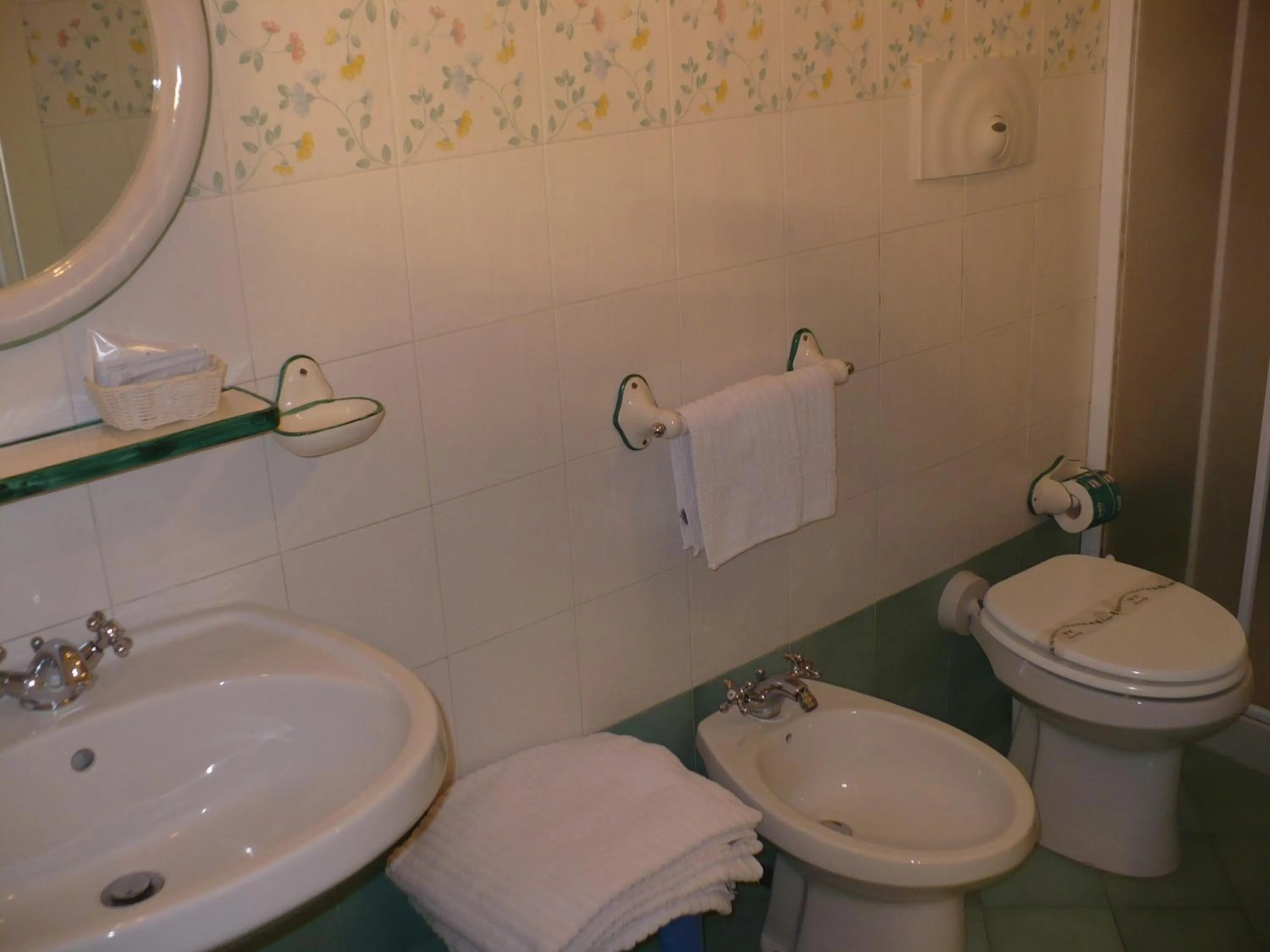 Toilet in Hotel Savoia