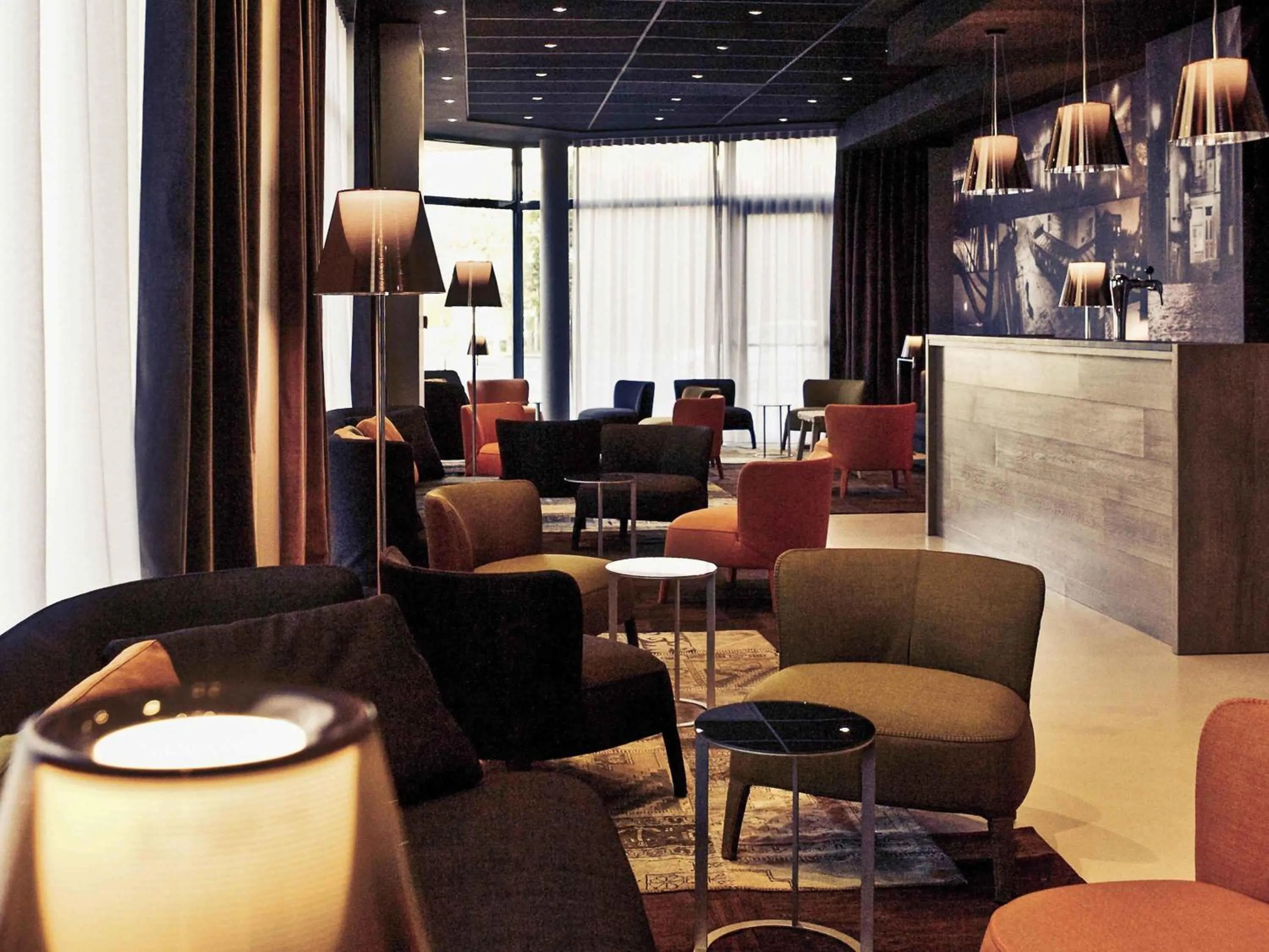 Lounge or bar in Mercure Saint Malo Balmoral
