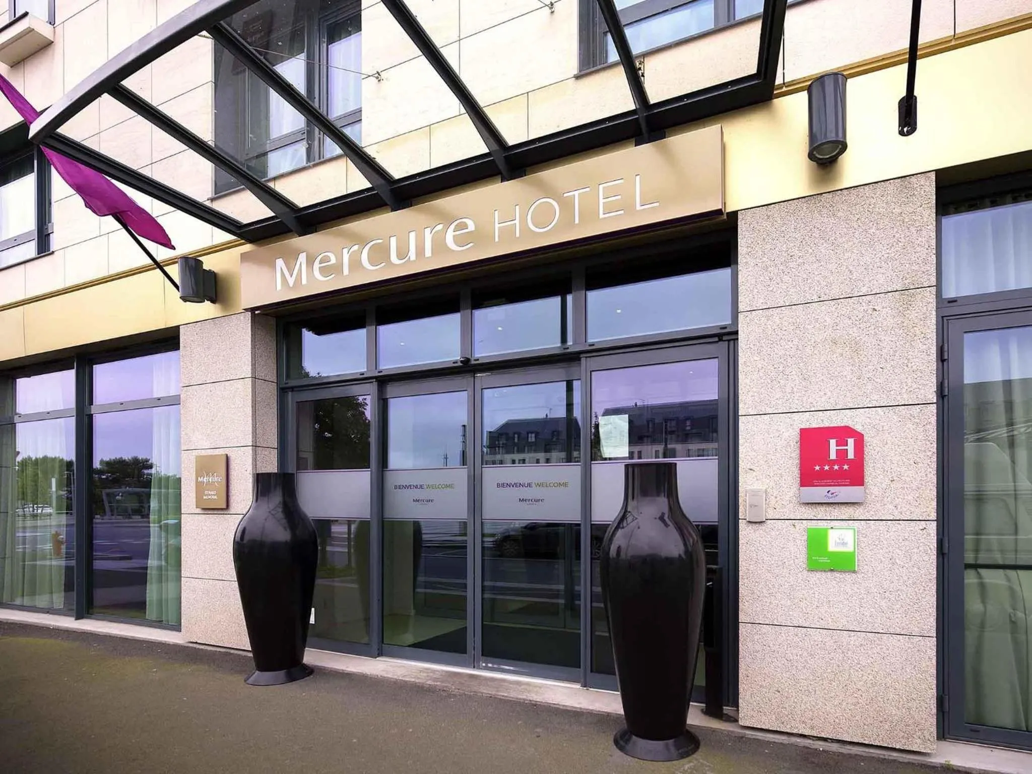 Property building in Mercure Saint Malo Balmoral