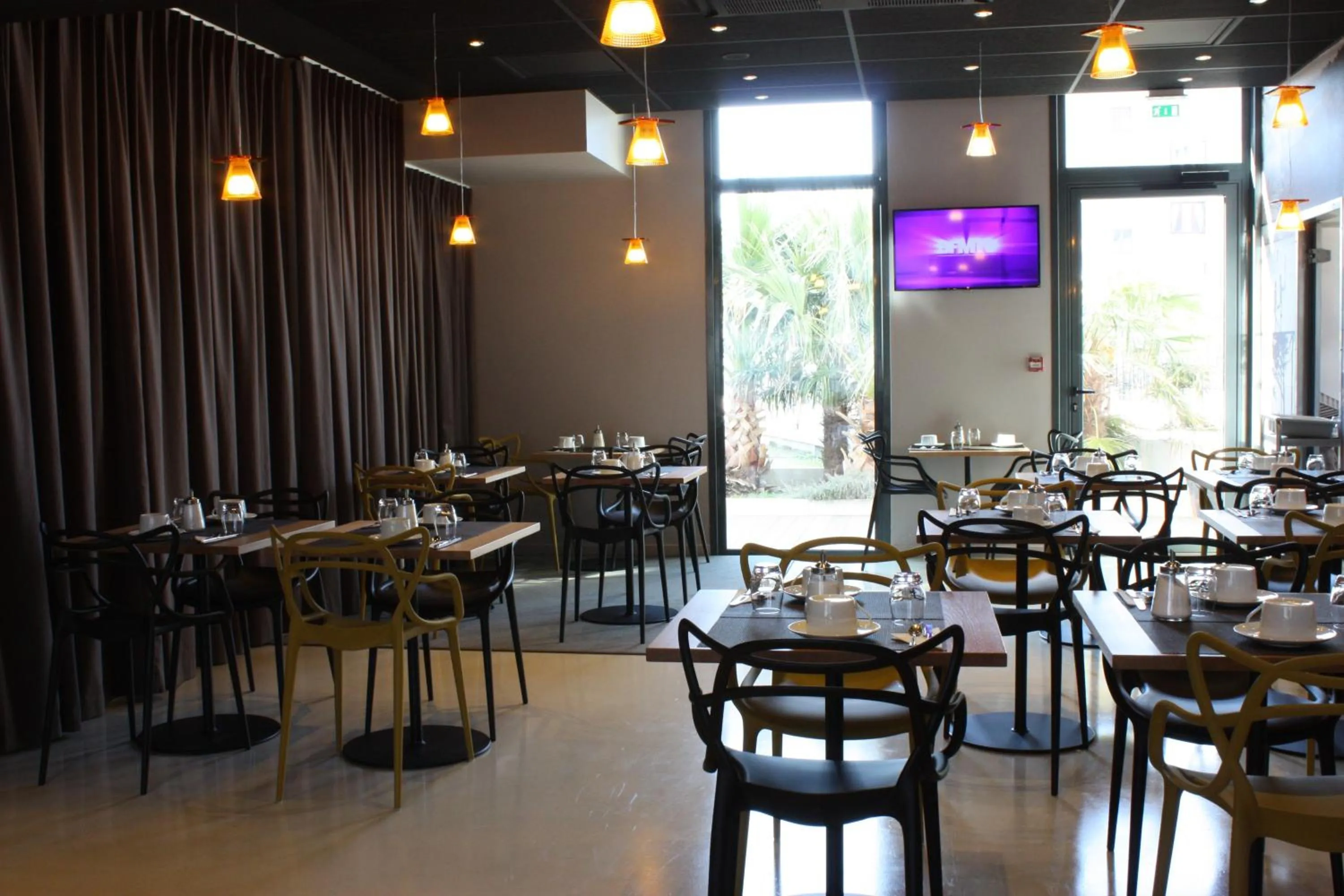 Restaurant/places to eat in Mercure Saint Malo Balmoral