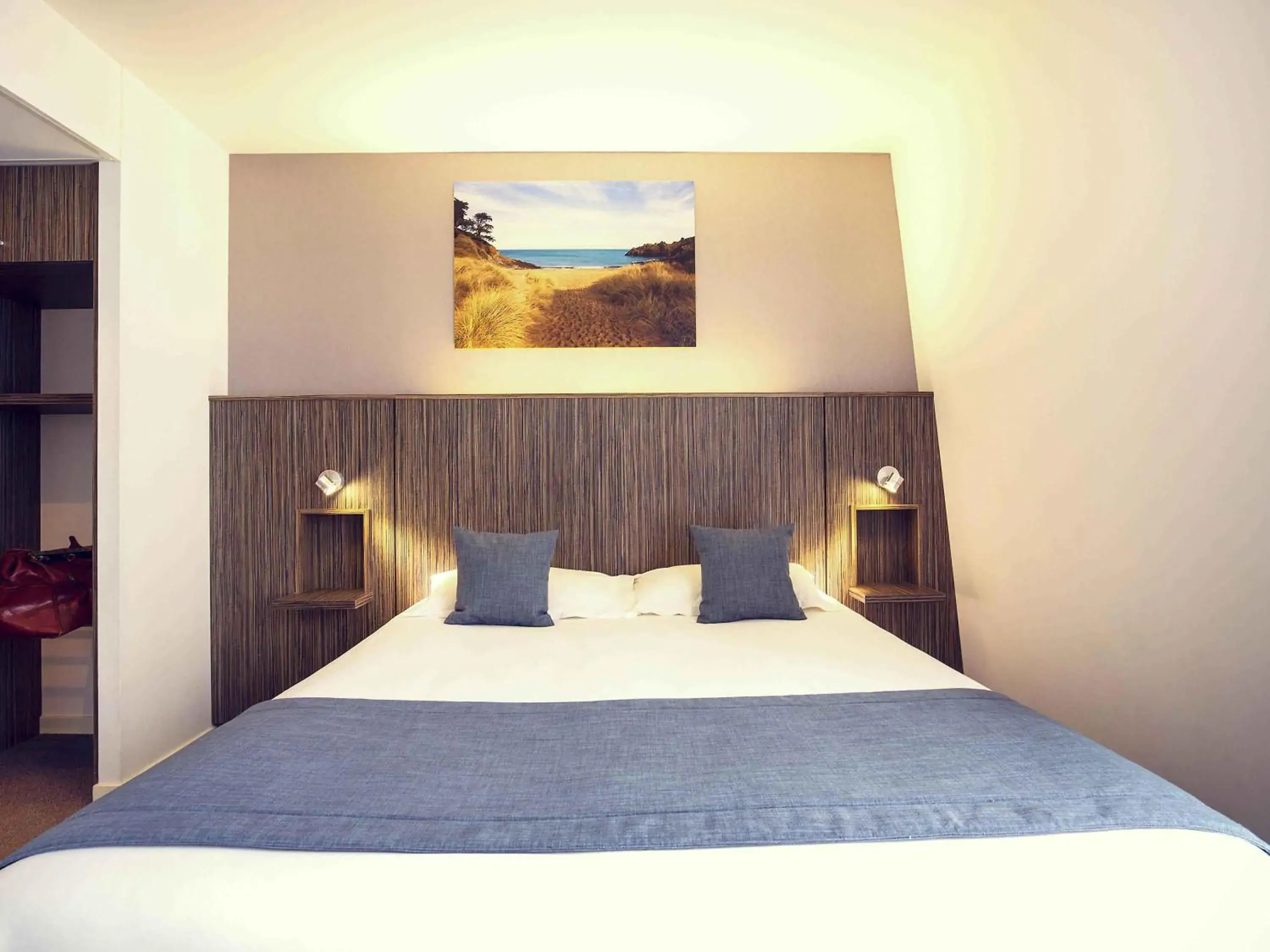 Classic Double Room in Mercure Saint Malo Balmoral Classic Double Room in Mercure Saint Malo Balmoral