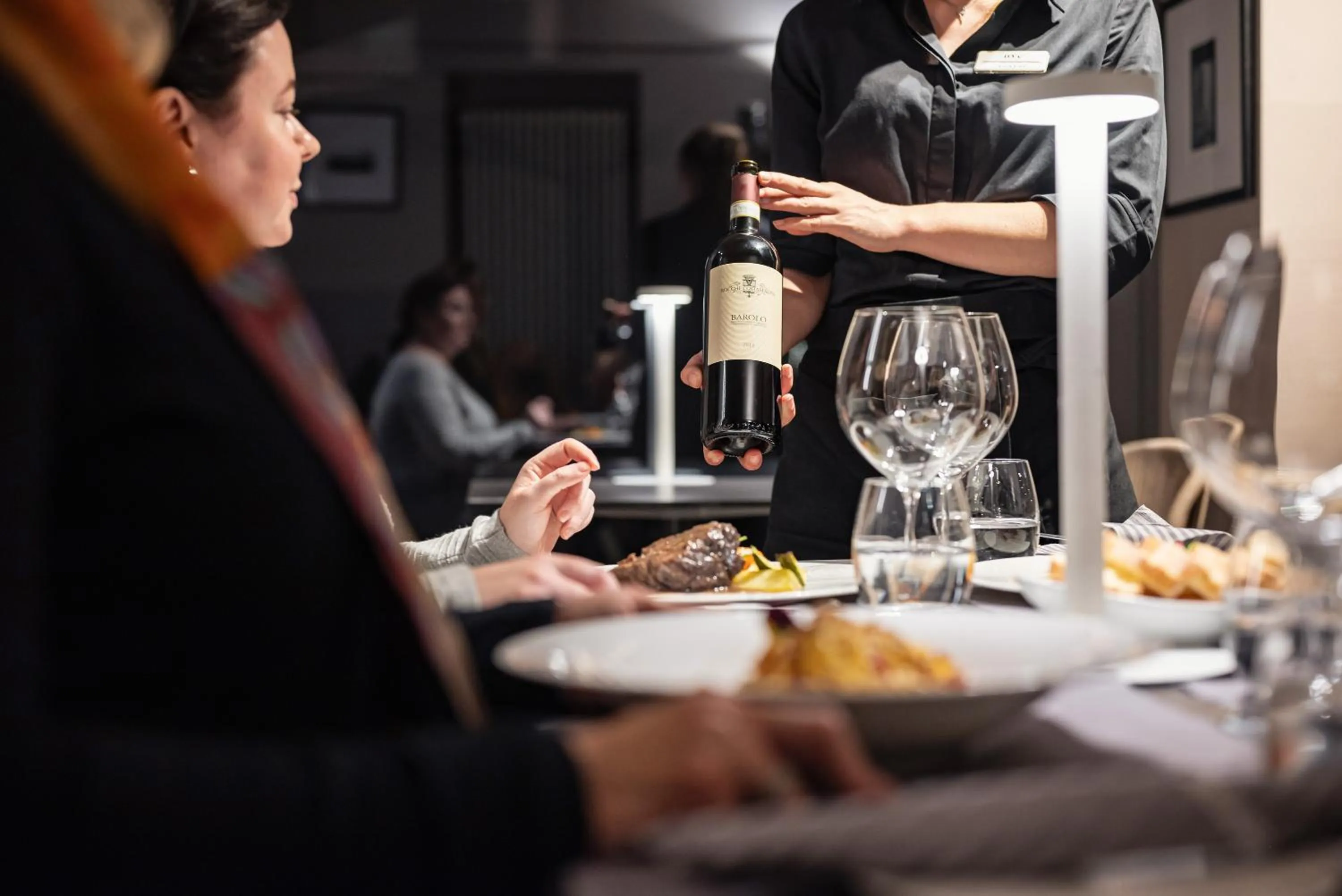 Restaurant/places to eat in Uve Rooms & Wine Bar