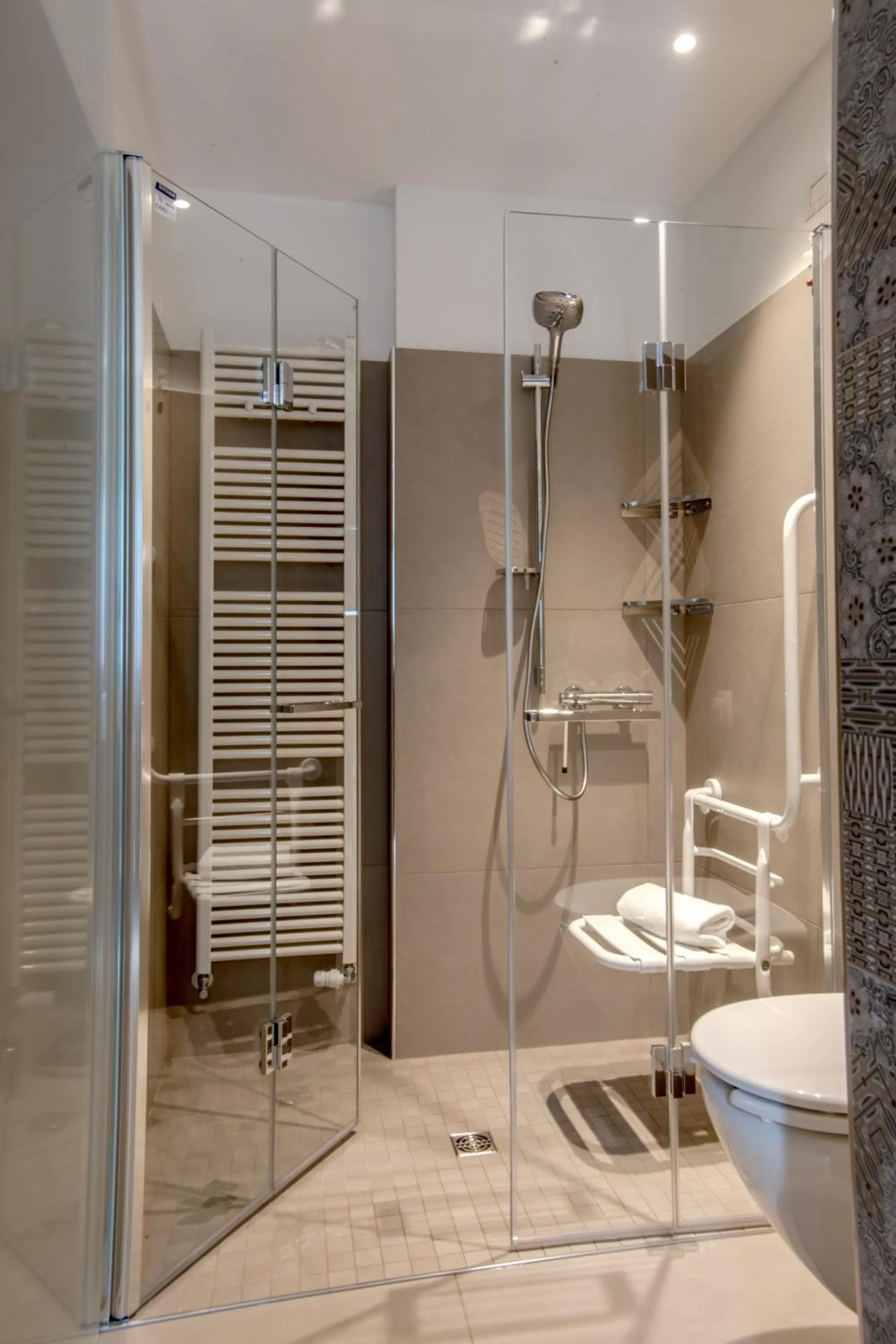 Bathroom in Uve Rooms & Wine Bar