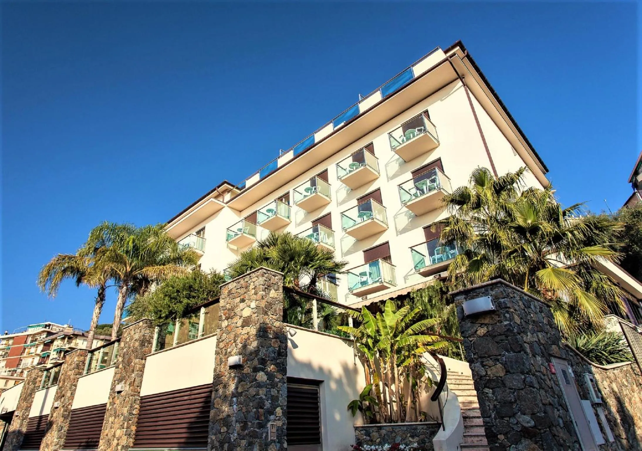 Facade/entrance in Hotel Ariston & Apartments