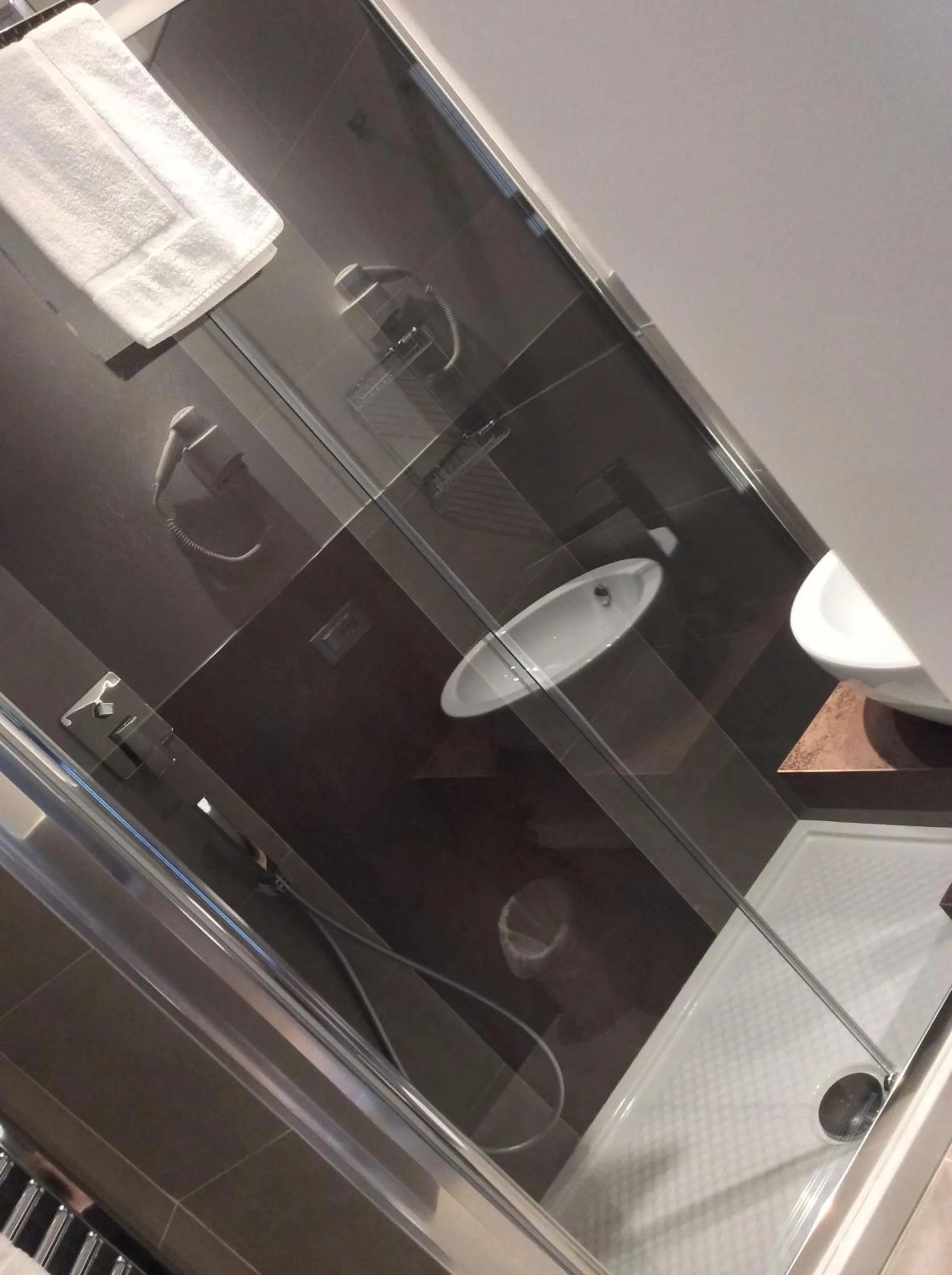 Bathroom in Hotel Ariston & Apartments